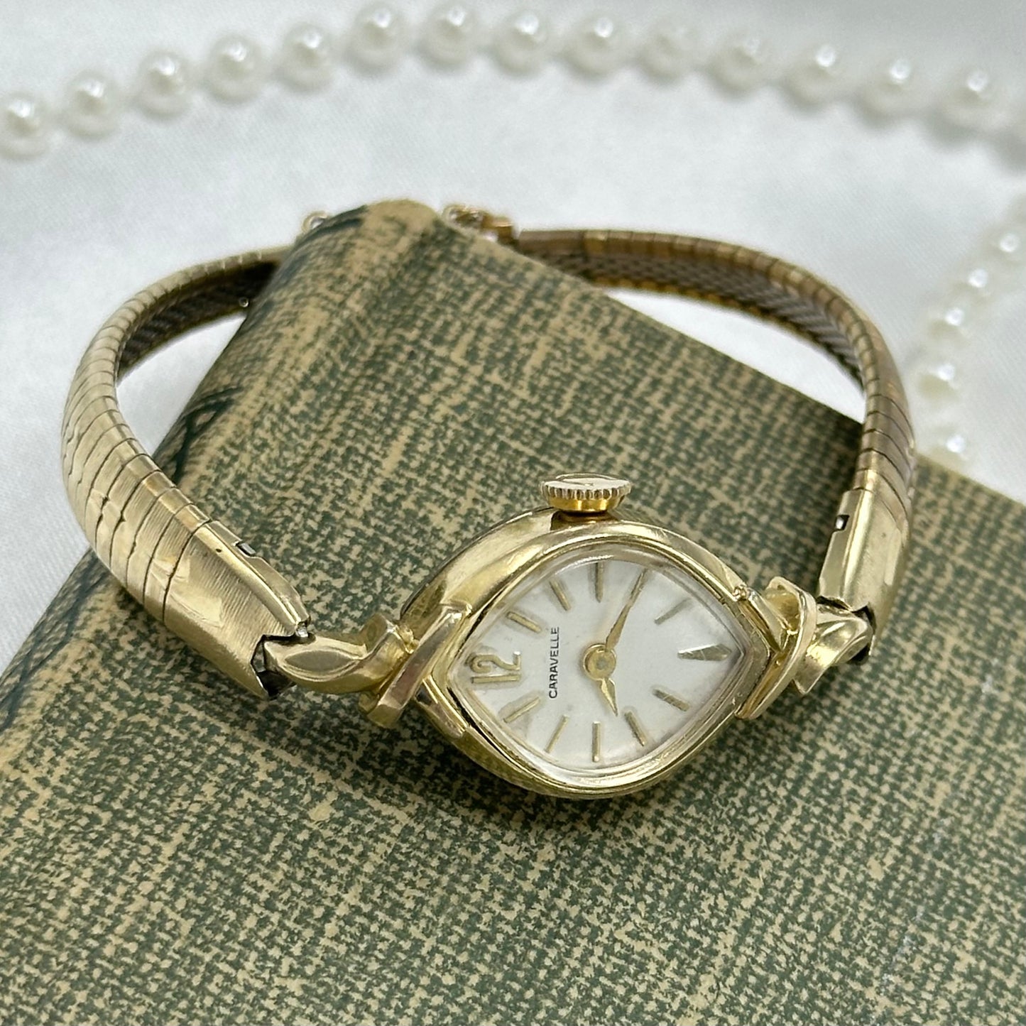 1971 10k RGP Wind-Up Caravelle Cocktail Watch with Detailed Band