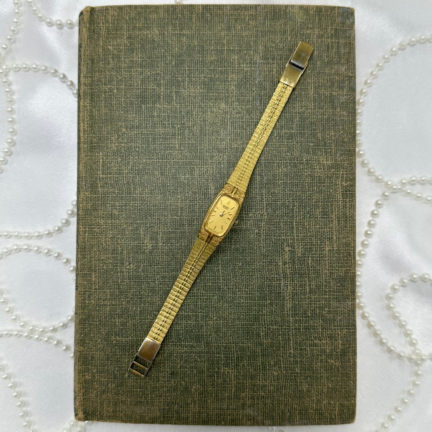 Dainty Vintage Seiko Watch with Rectangle Dial