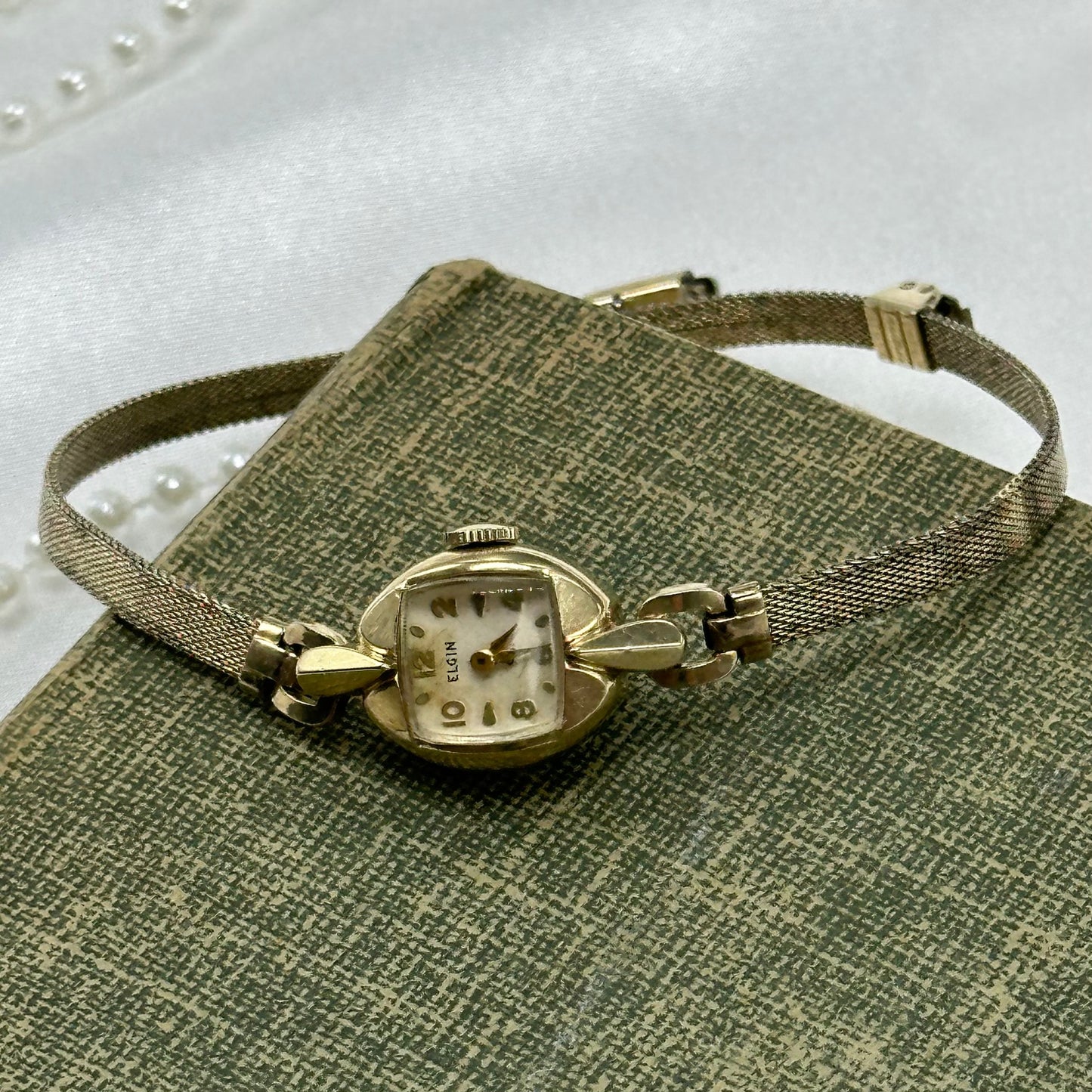 12K RGP Gold 1952 Elgin De Luxe Wind-Up Watch