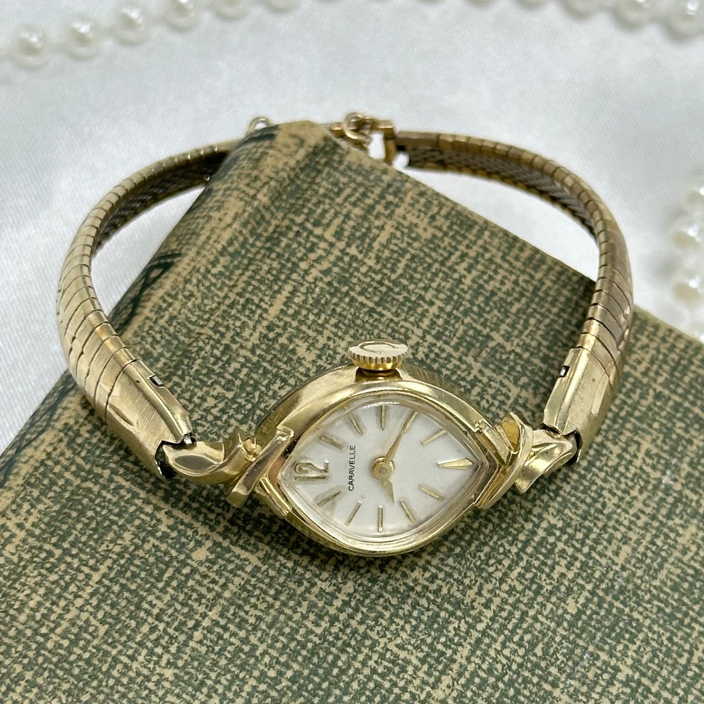 1971 10k RGP Wind-Up Caravelle Cocktail Watch with Detailed Band