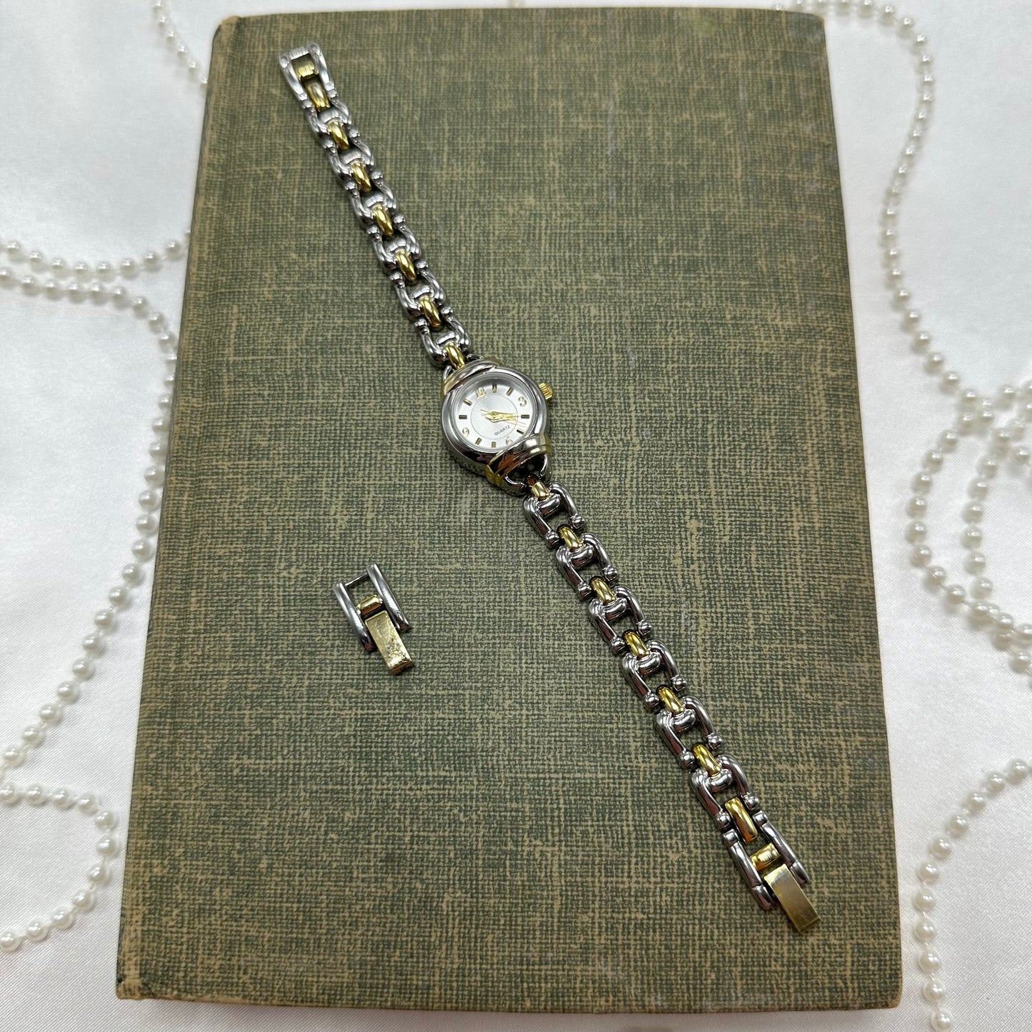 Two-Tone Round Dial Watch