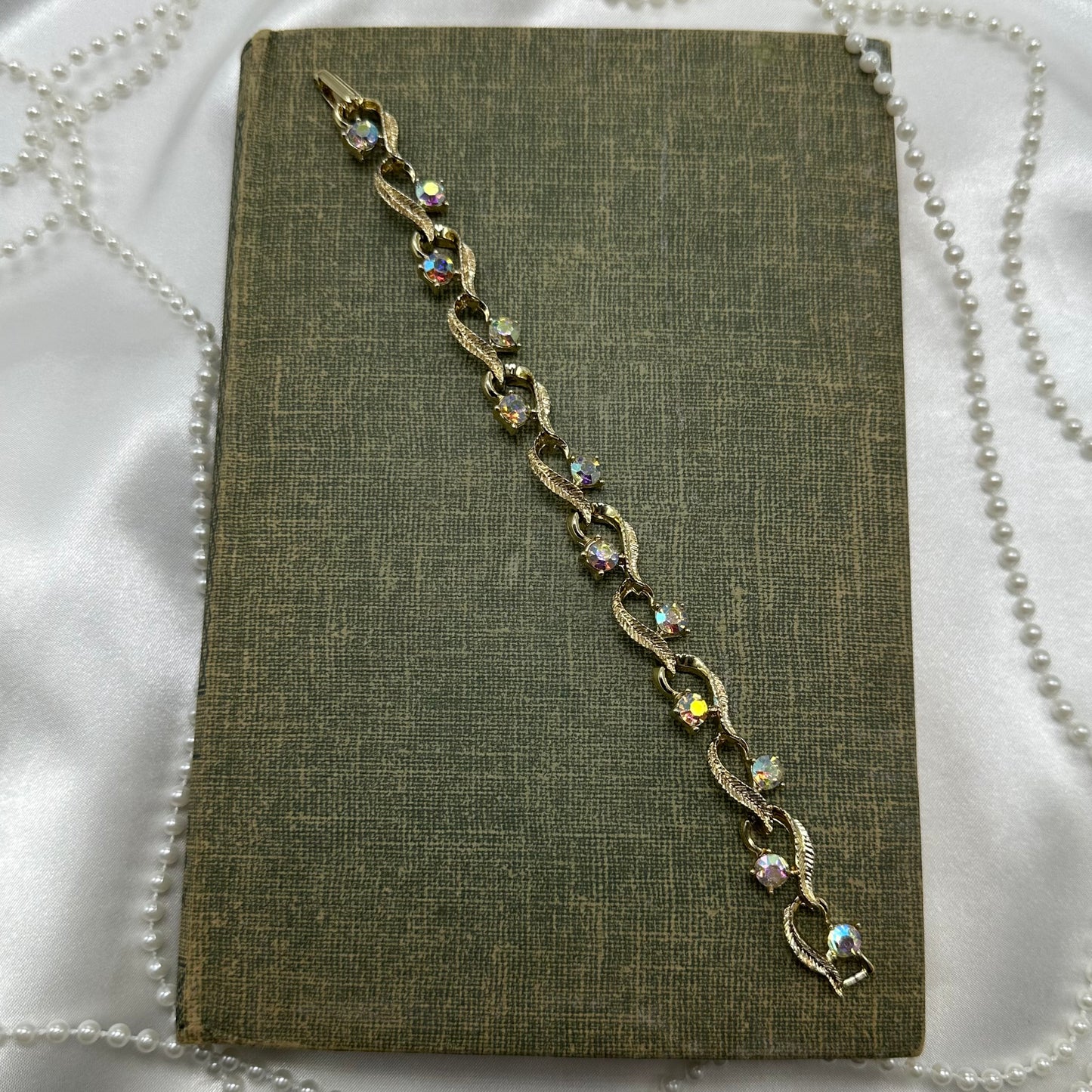 Vintage Gold Iridescent Bracelet
