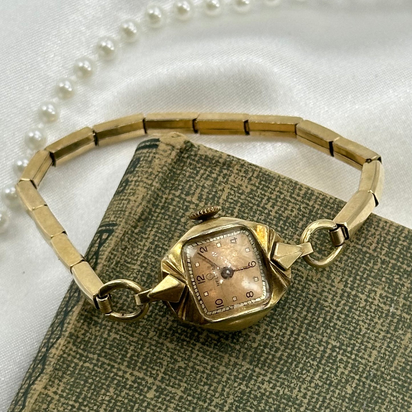 Vintage 1940's Helbros Wind Up Watch