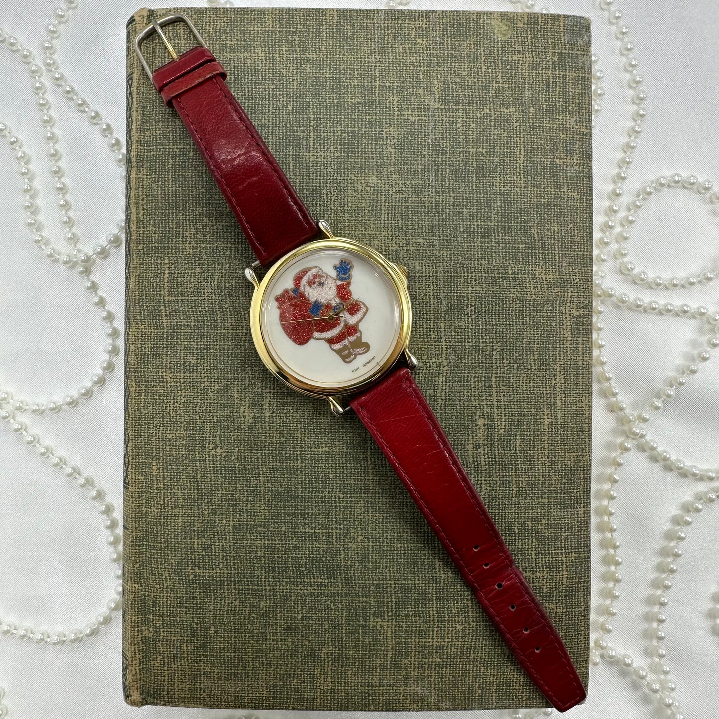 Vintage Glitter Dial Santa Watch - Large Dial
