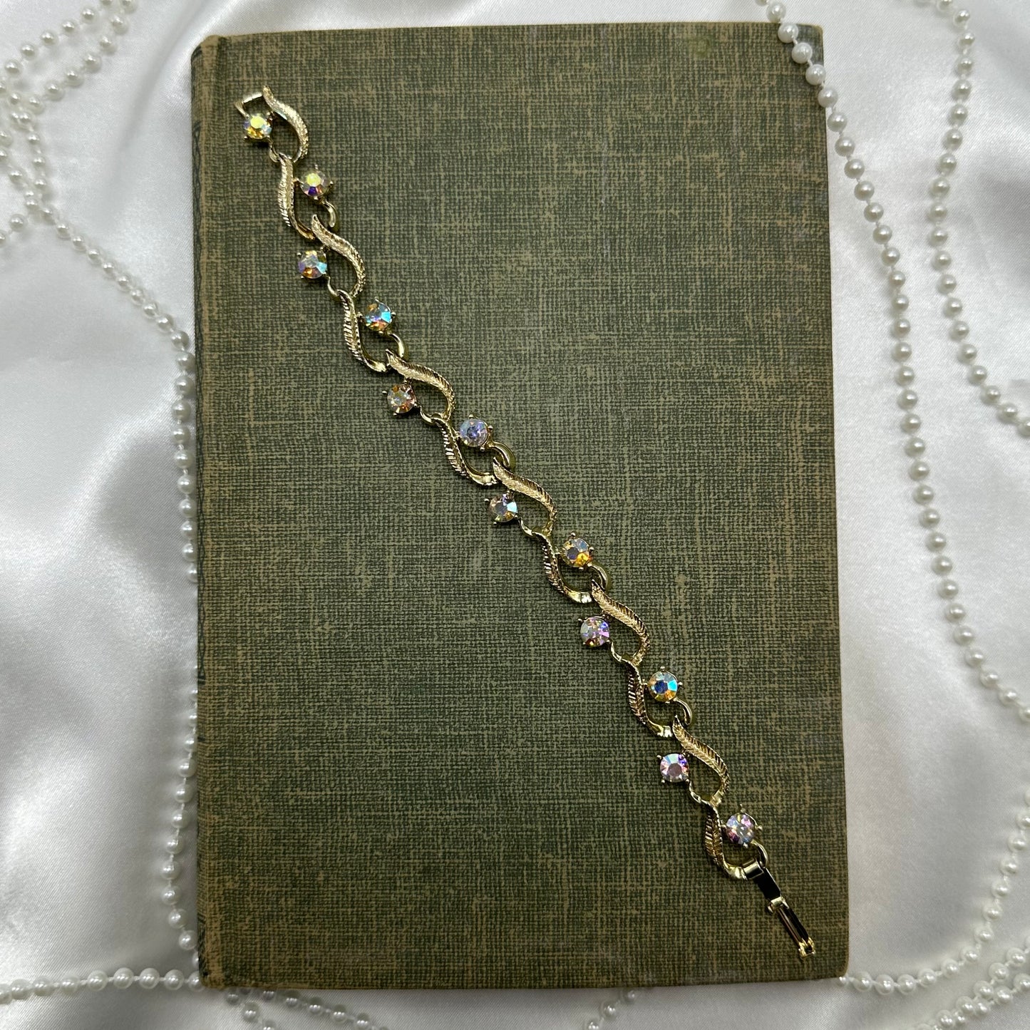 Vintage Gold Iridescent Bracelet