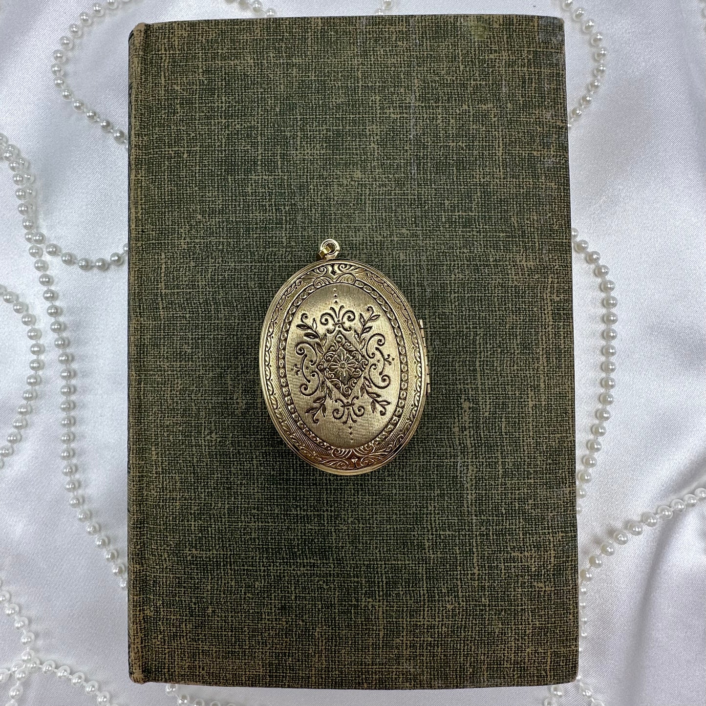 Oval Multicolor Stone Photo Locket