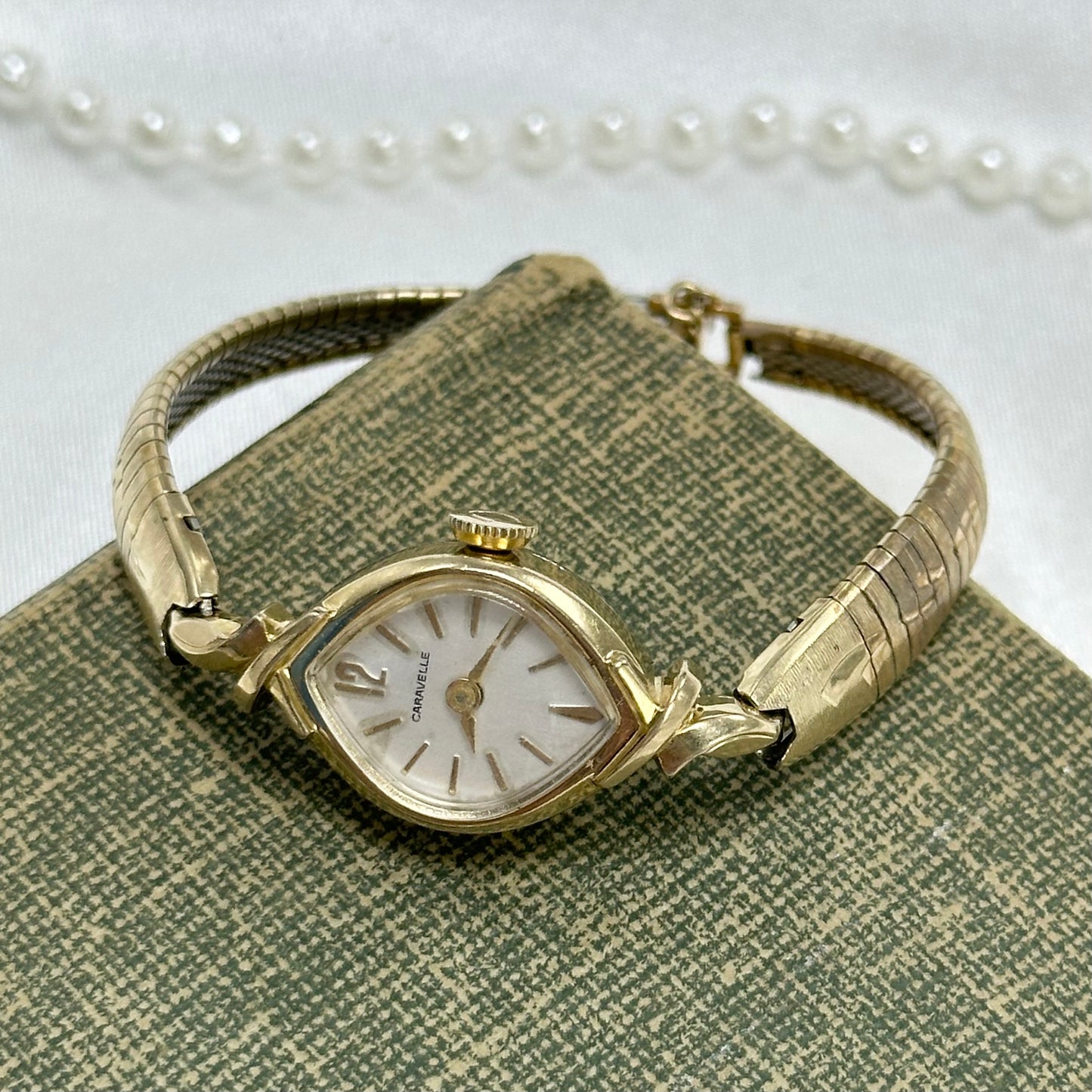 1971 10k RGP Wind-Up Caravelle Cocktail Watch with Detailed Band