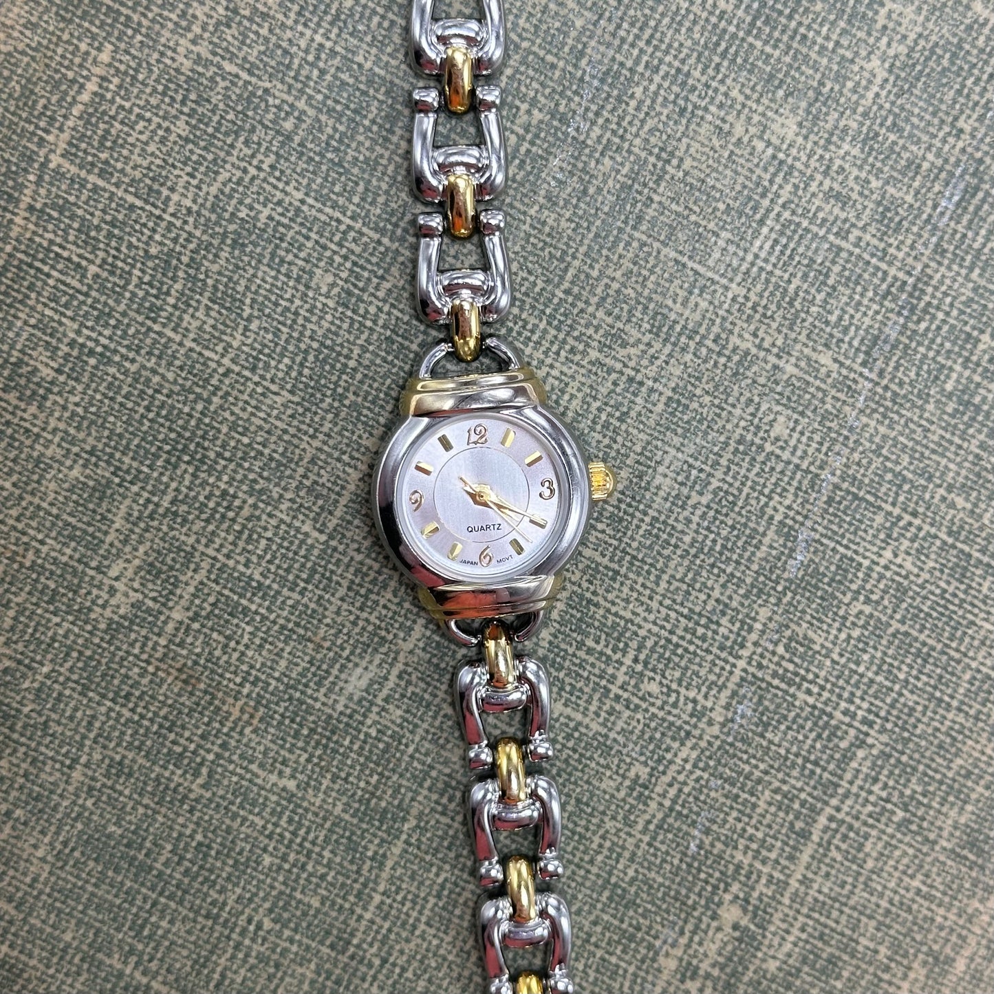 Two-Tone Round Dial Watch