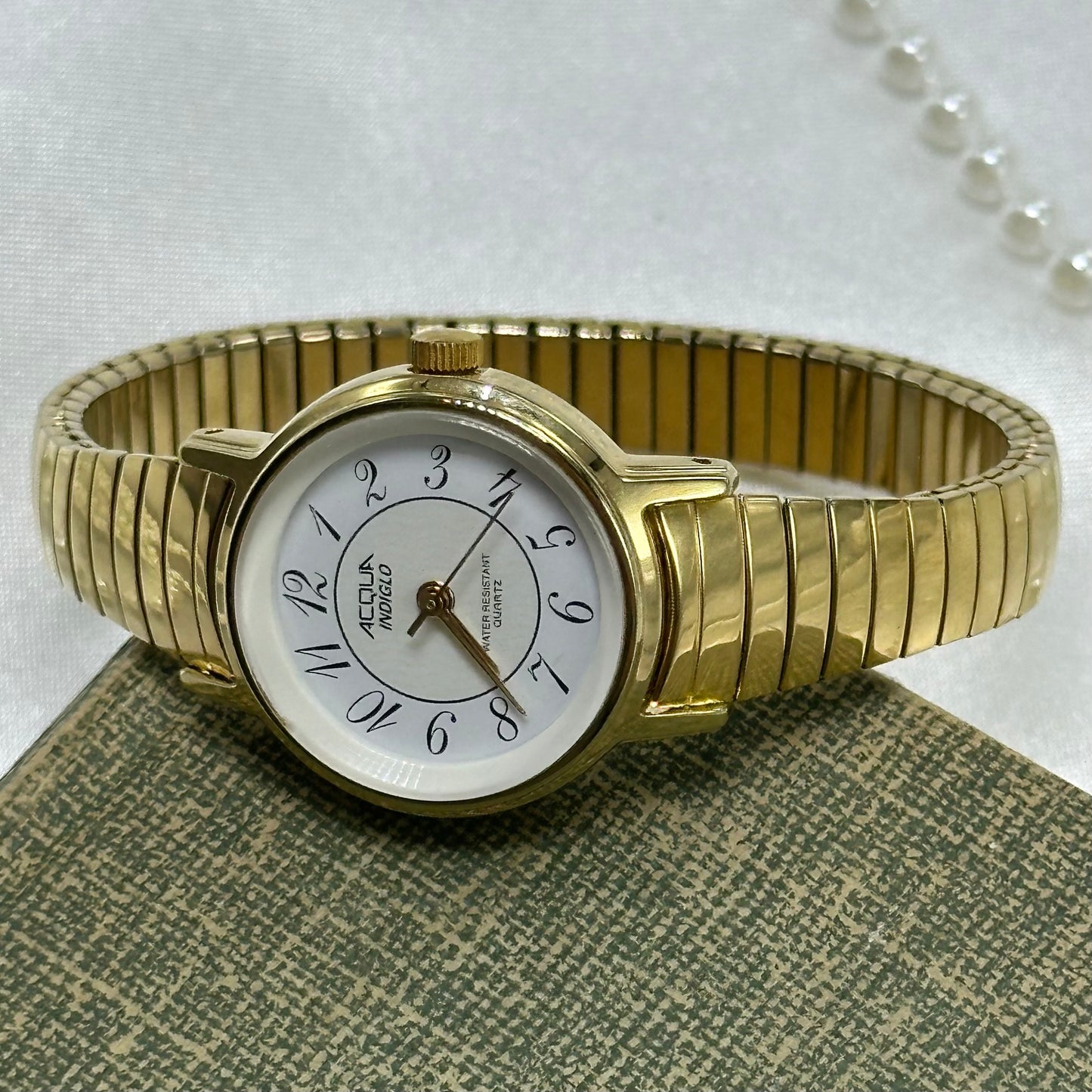 Simple Gold Round Dial Watch