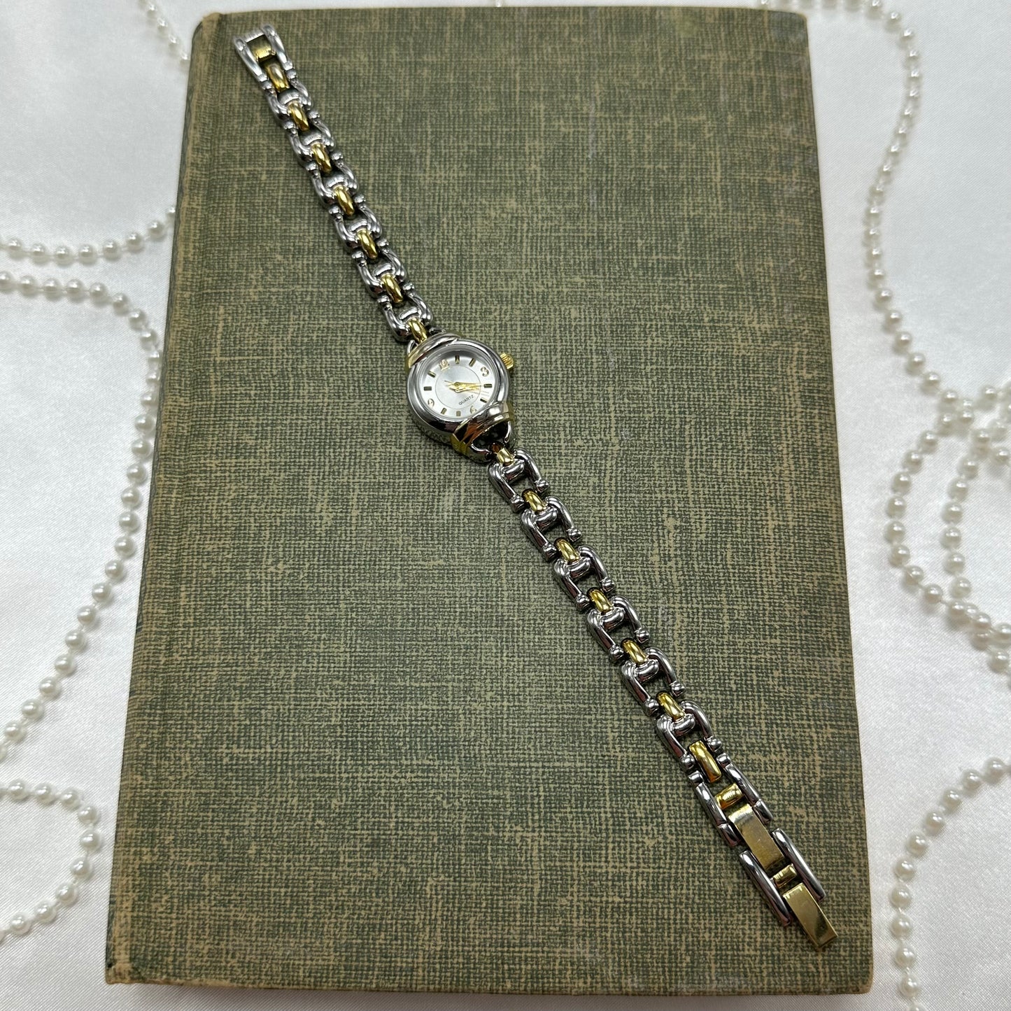 Two-Tone Round Dial Watch
