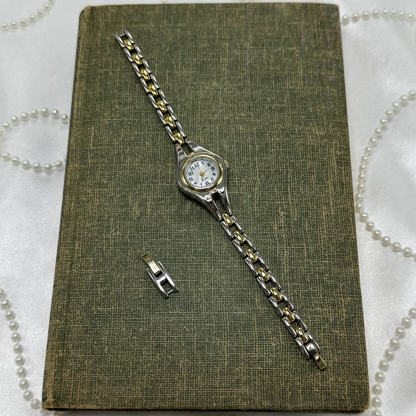 Two-Tone Round Dial Watch with Mother of Pearl Dial