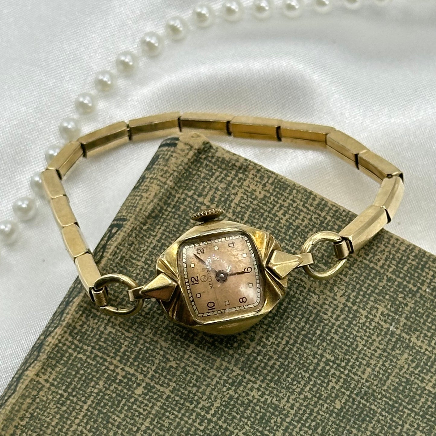 Vintage 1940's Helbros Wind Up Watch