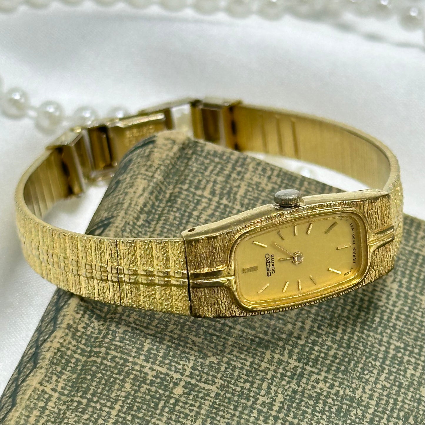 Dainty Vintage Seiko Watch with Rectangle Dial
