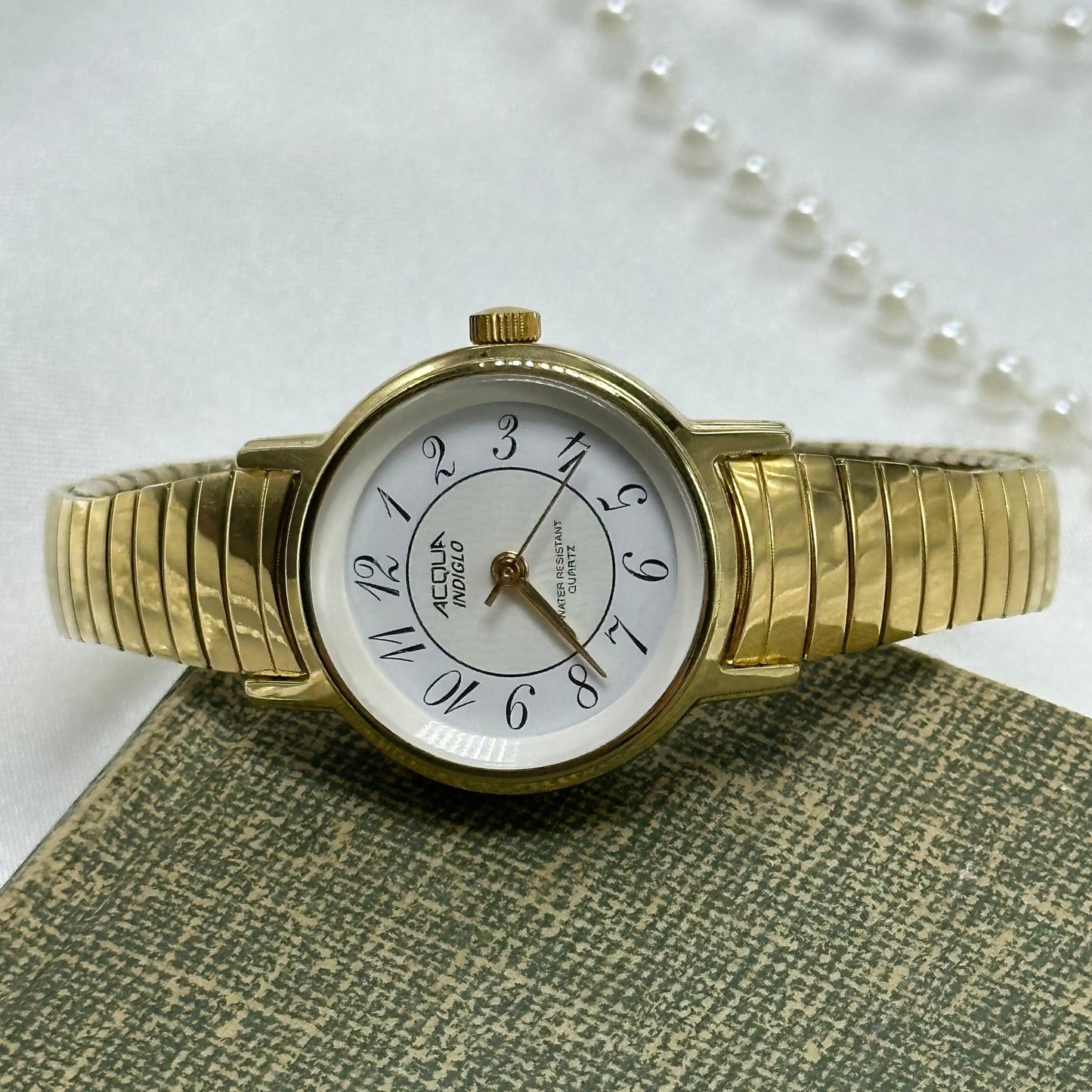 Simple Gold Round Dial Watch