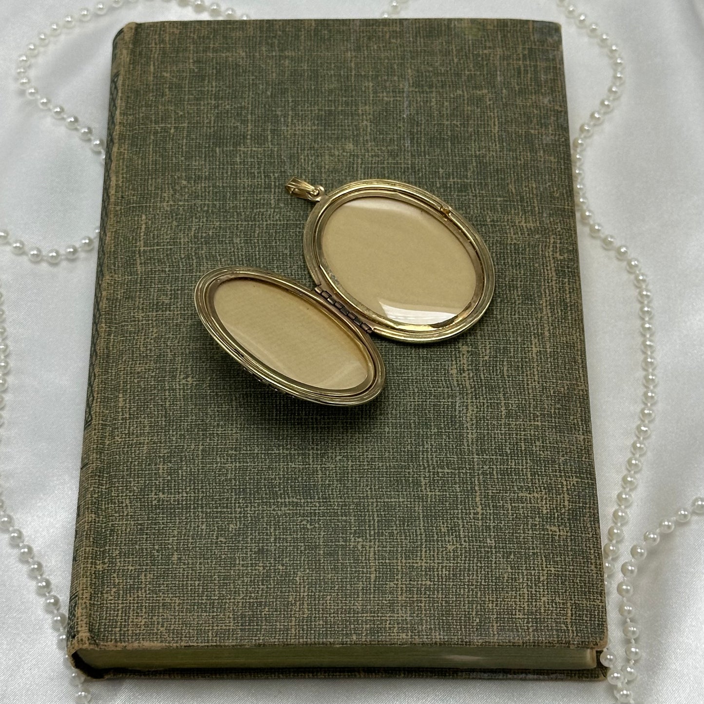 Oval Multicolor Stone Photo Locket