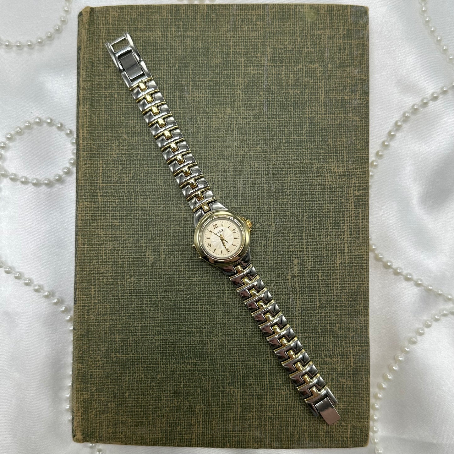 Two-Tone Round Dial Nelsonic Watch