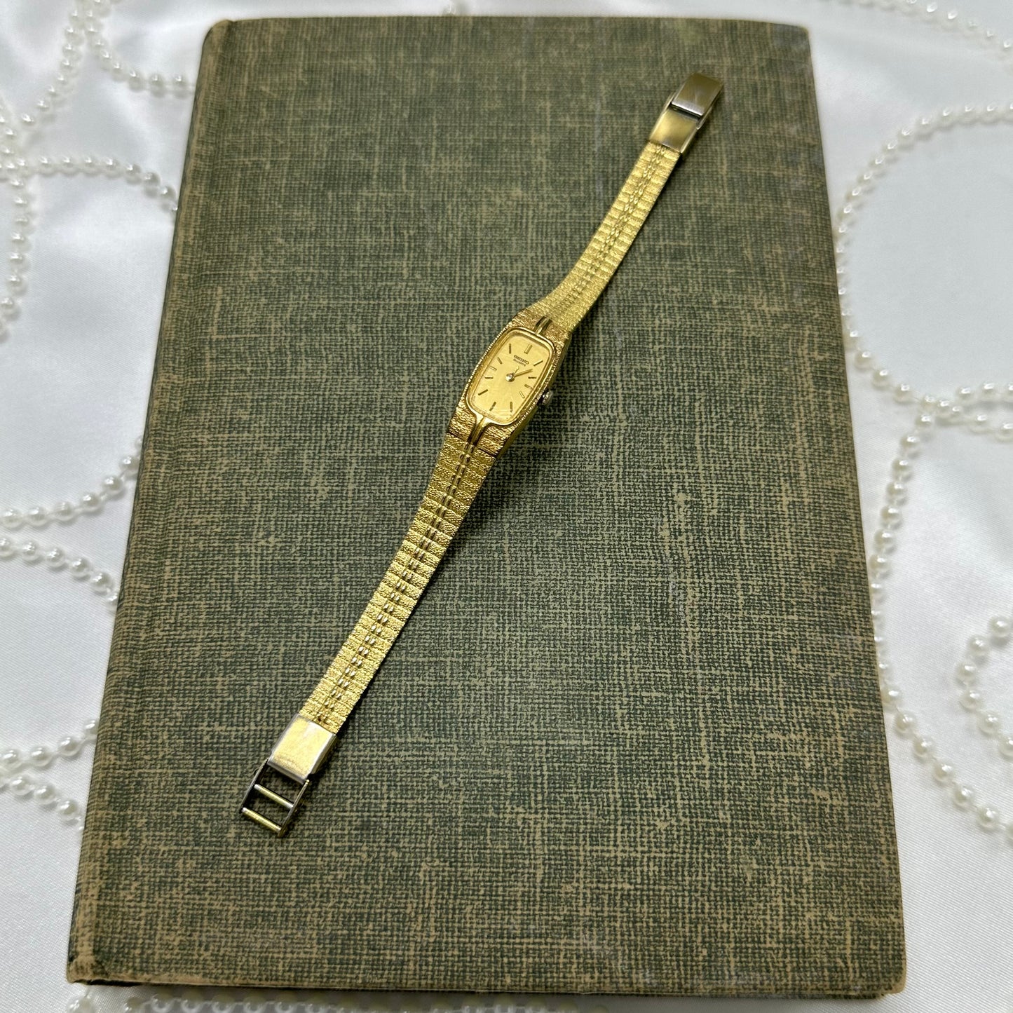 Dainty Vintage Seiko Watch with Rectangle Dial