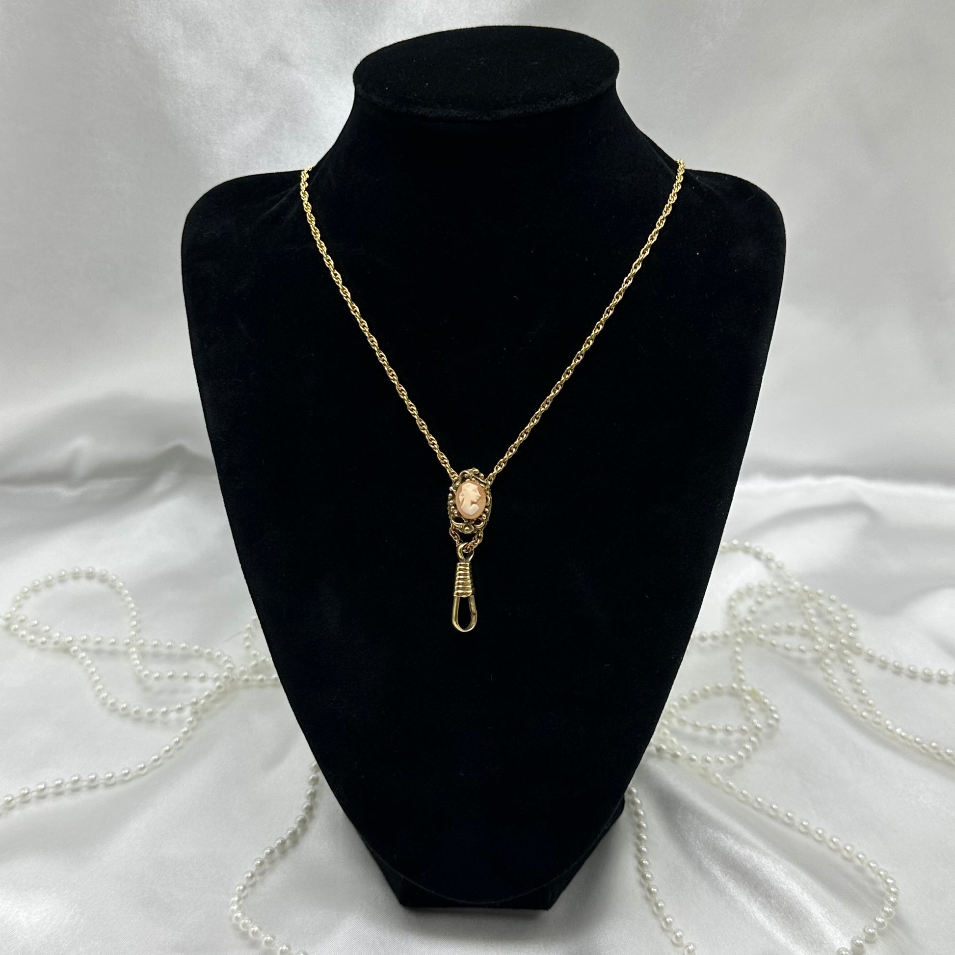 Vintage Lariat Cameo Necklace