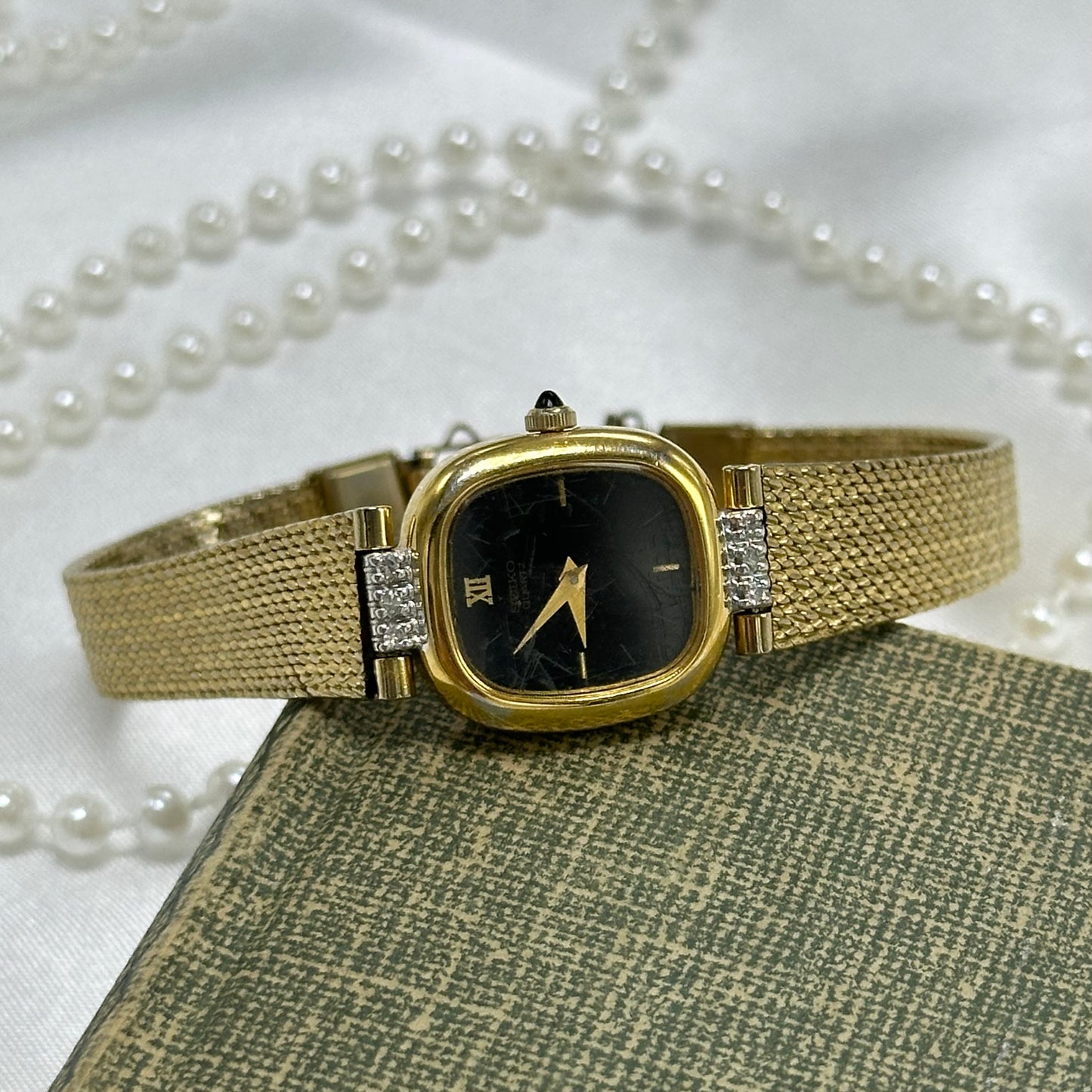 Black Dial Seiko Watch with Diamanté Band.