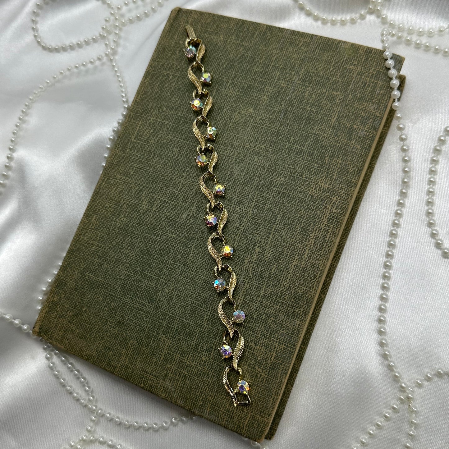 Vintage Gold Iridescent Bracelet