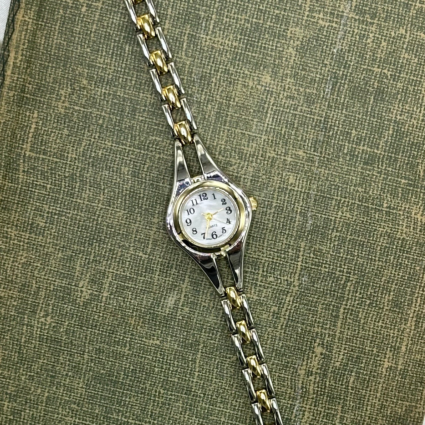 Two-Tone Round Dial Watch with Mother of Pearl Dial