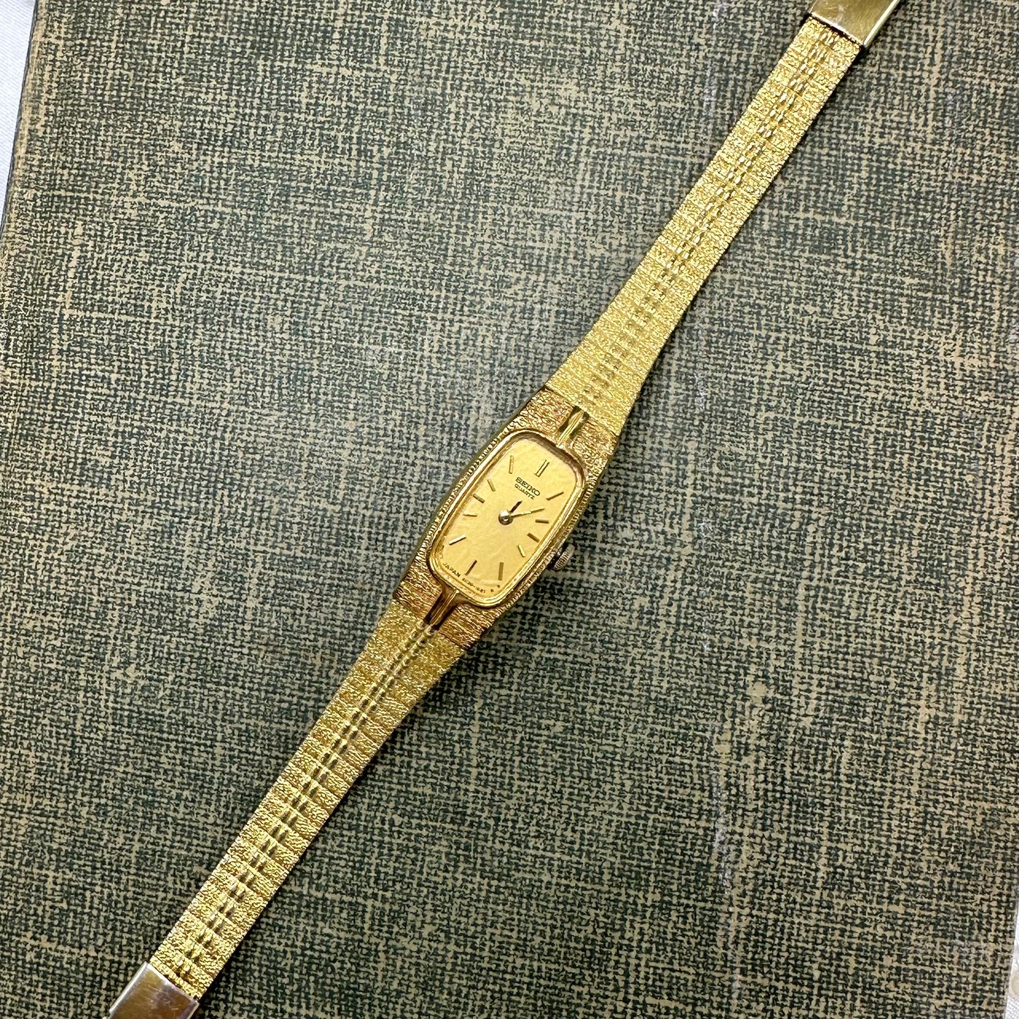 Dainty Vintage Seiko Watch with Rectangle Dial