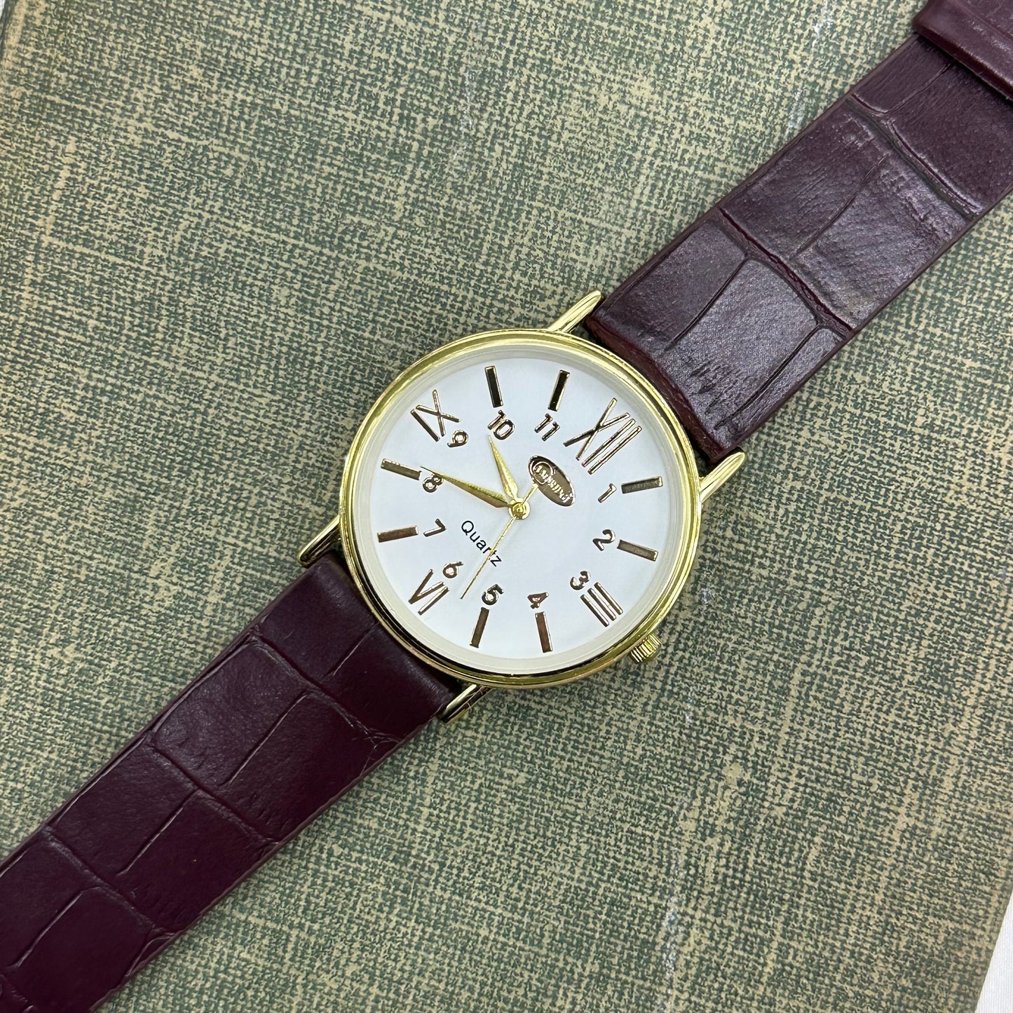 Classic Cambridge Round Dial Watch