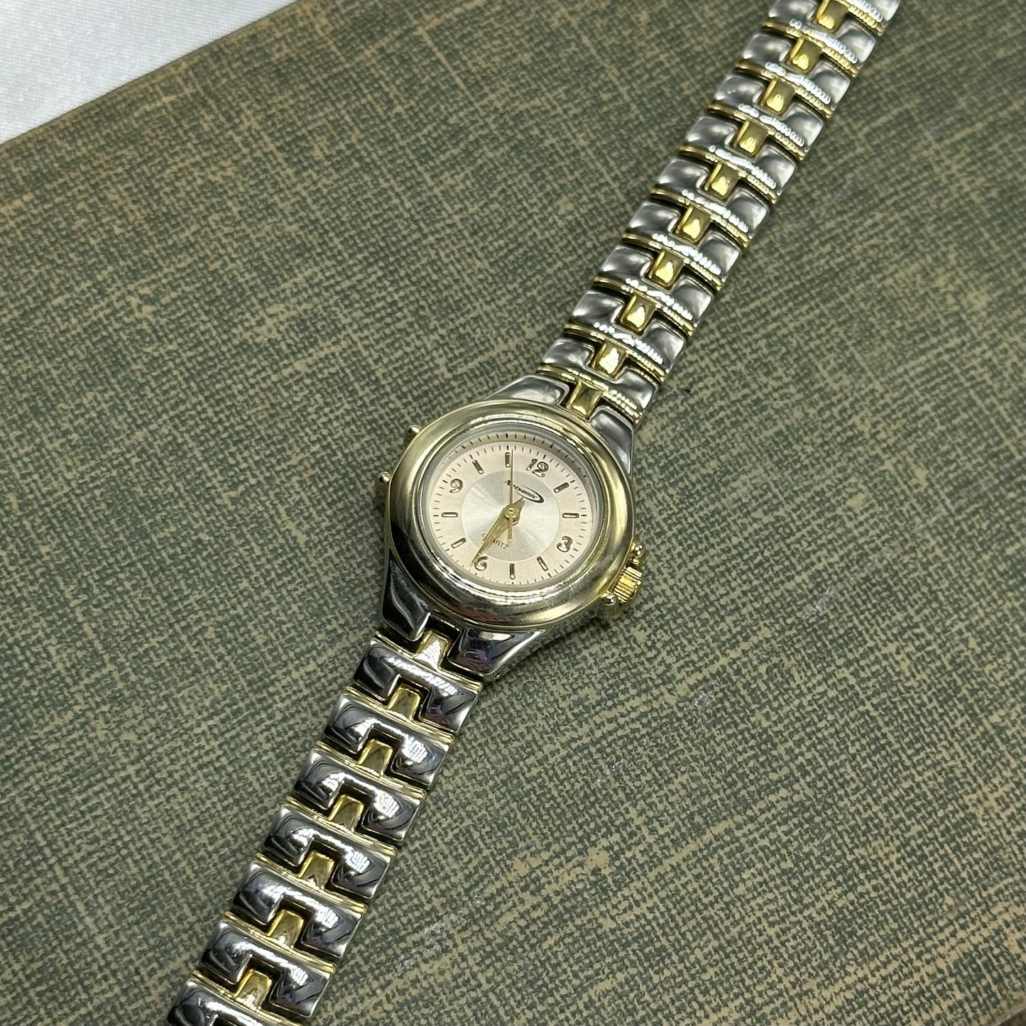 Two-Tone Round Dial Nelsonic Watch