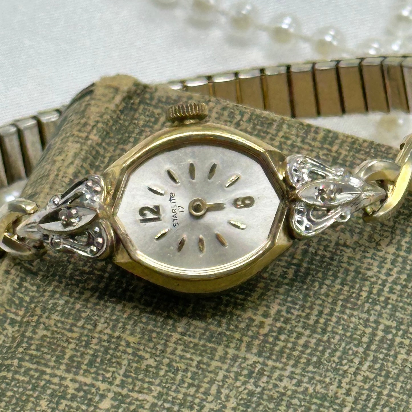 Vintage Gold Diamanté Wind-Up Watch