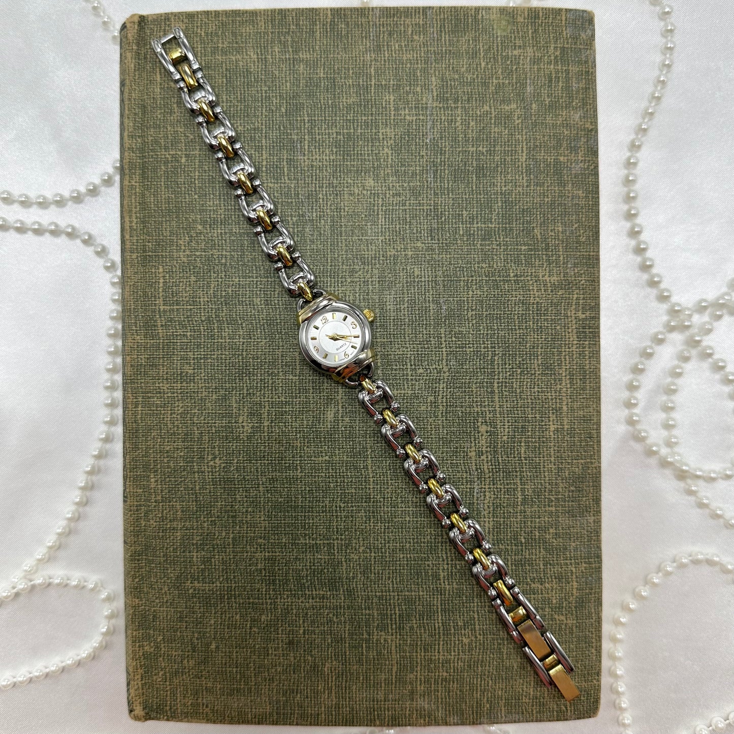 Two-Tone Round Dial Watch