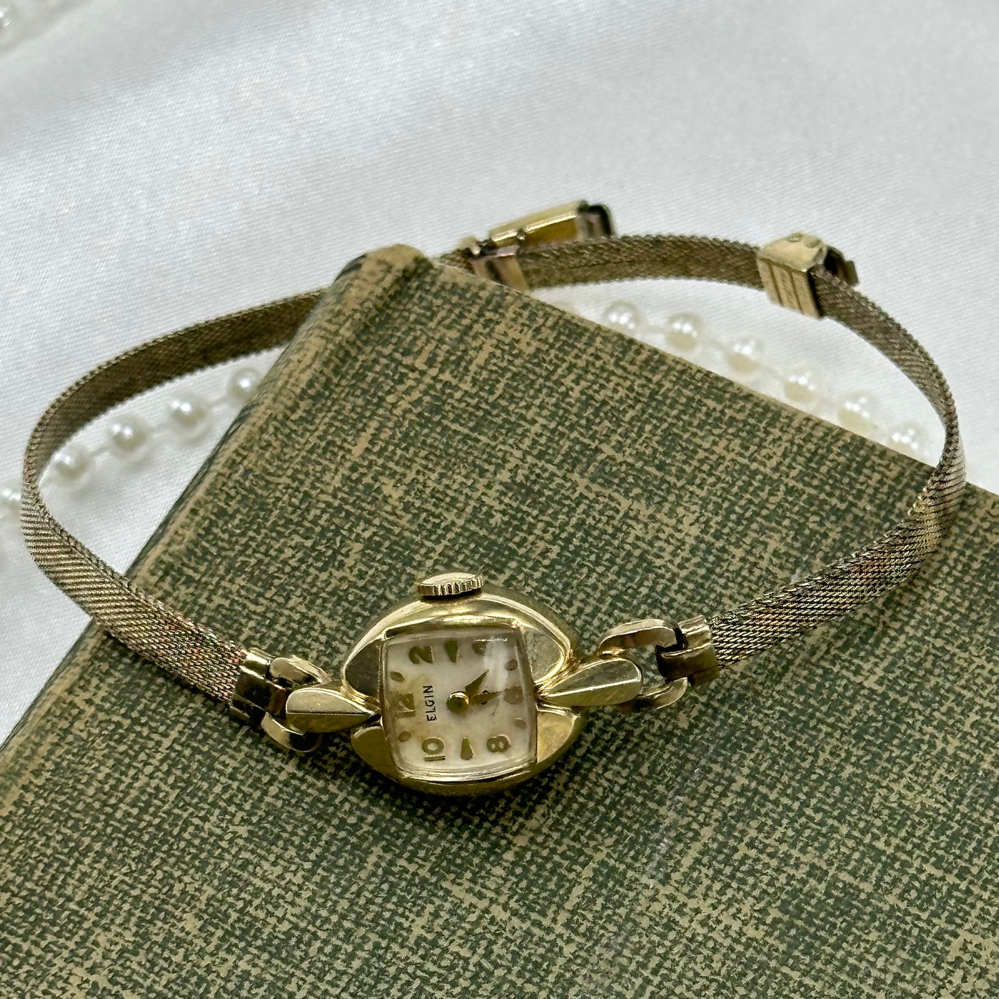 12K RGP Gold 1952 Elgin De Luxe Wind-Up Watch