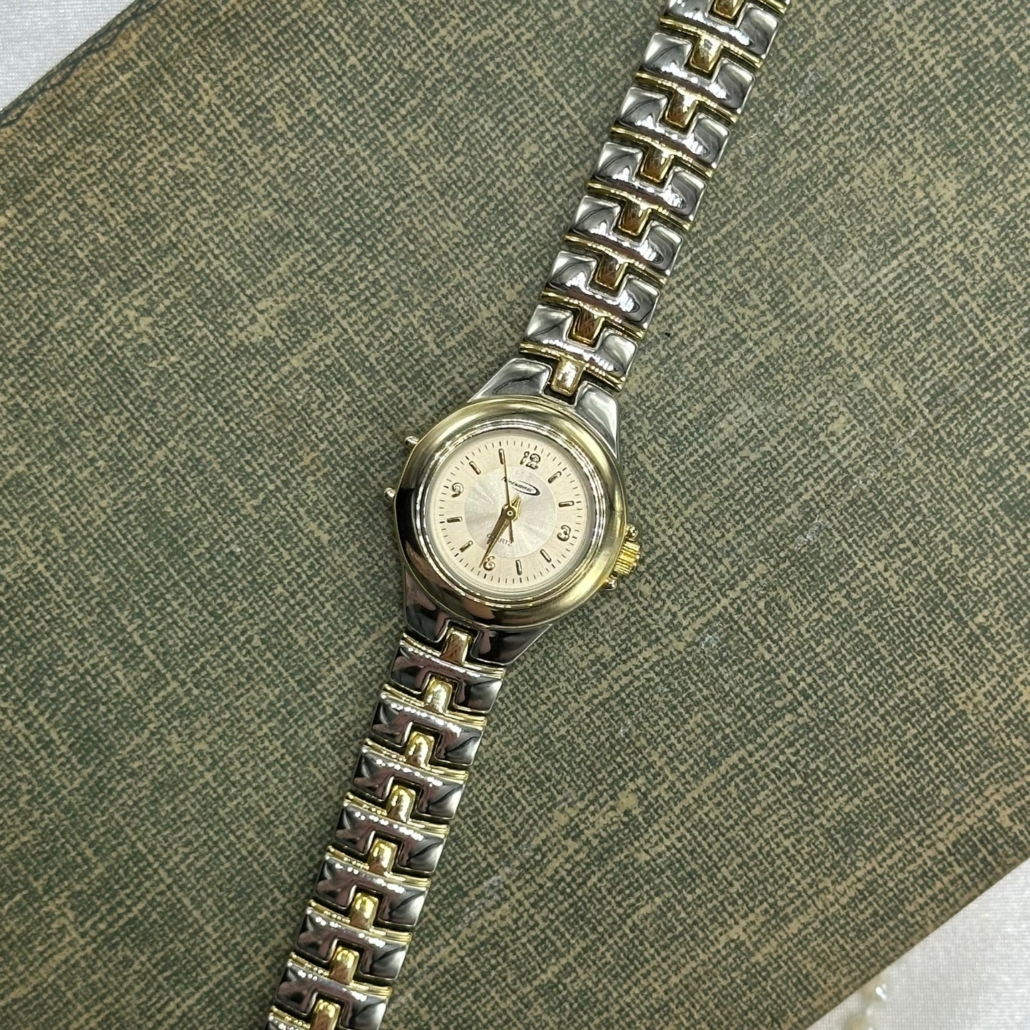 Two-Tone Round Dial Nelsonic Watch