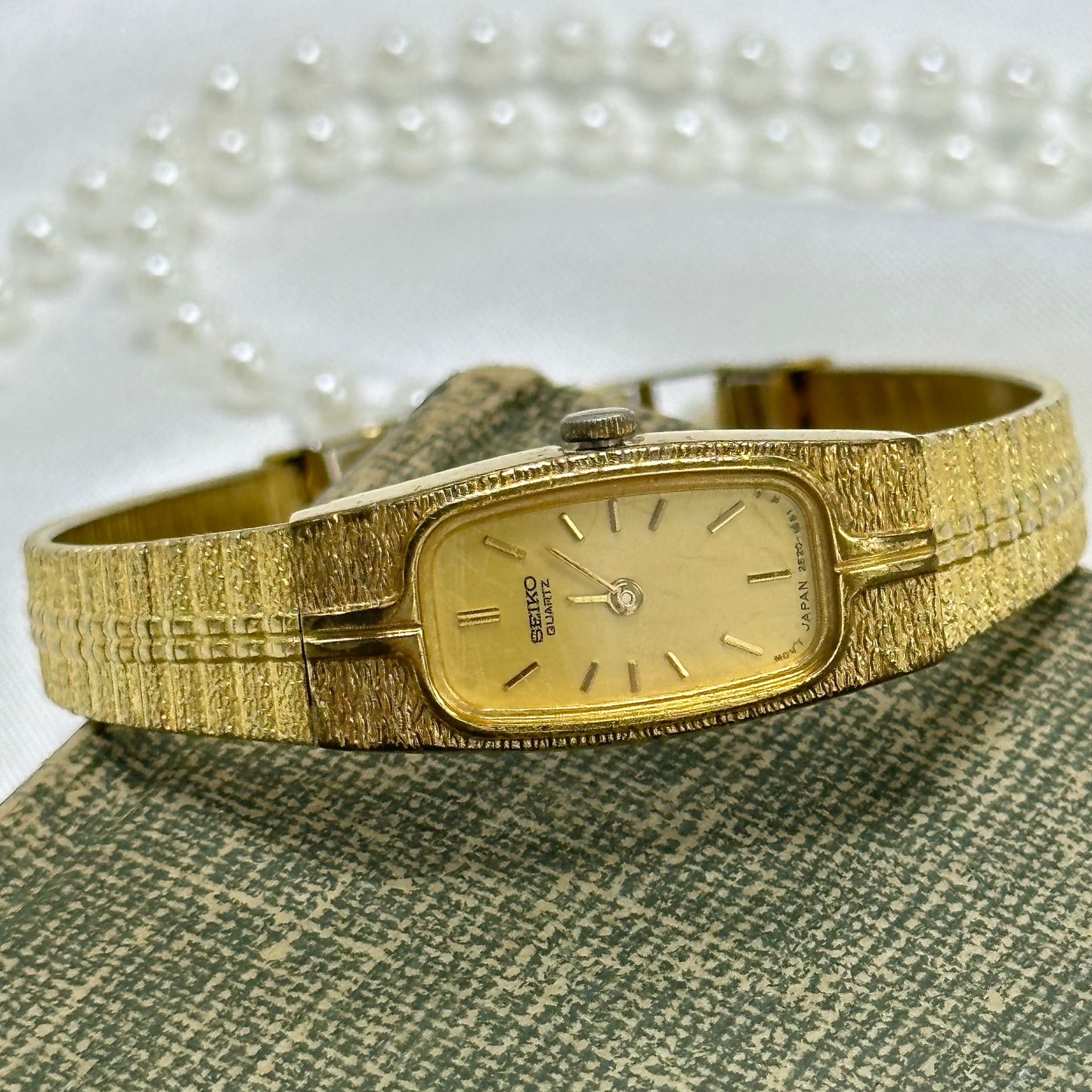 Dainty Vintage Seiko Watch with Rectangle Dial