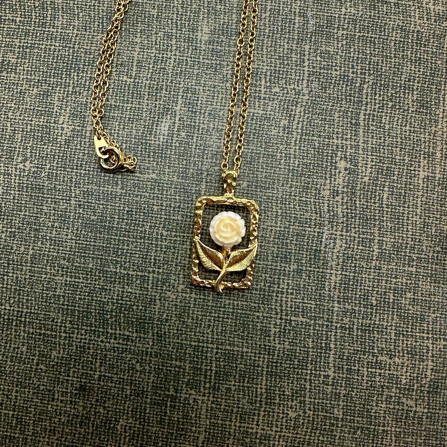 Vintage White Rose Necklace