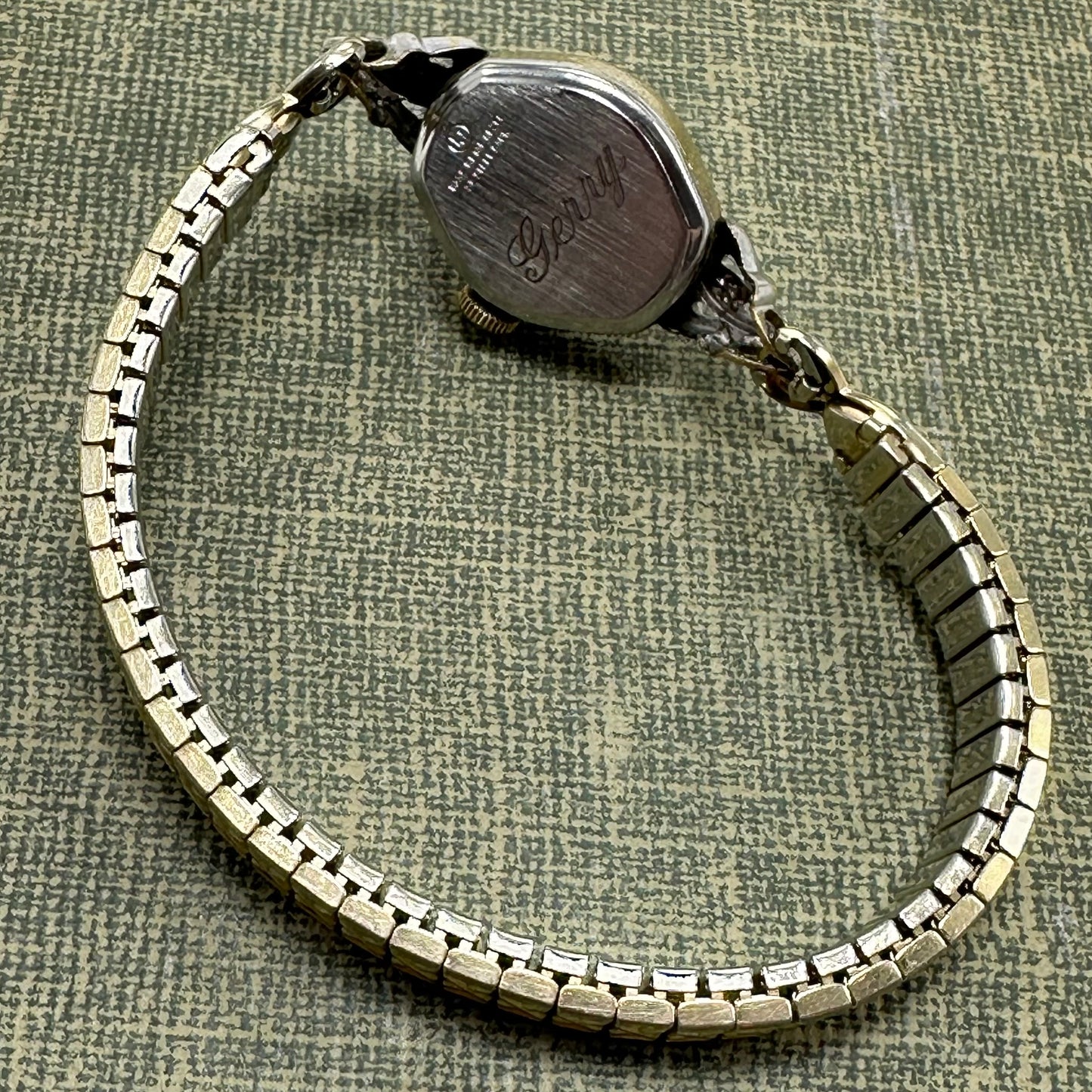 Vintage Gold Diamanté Wind-Up Watch