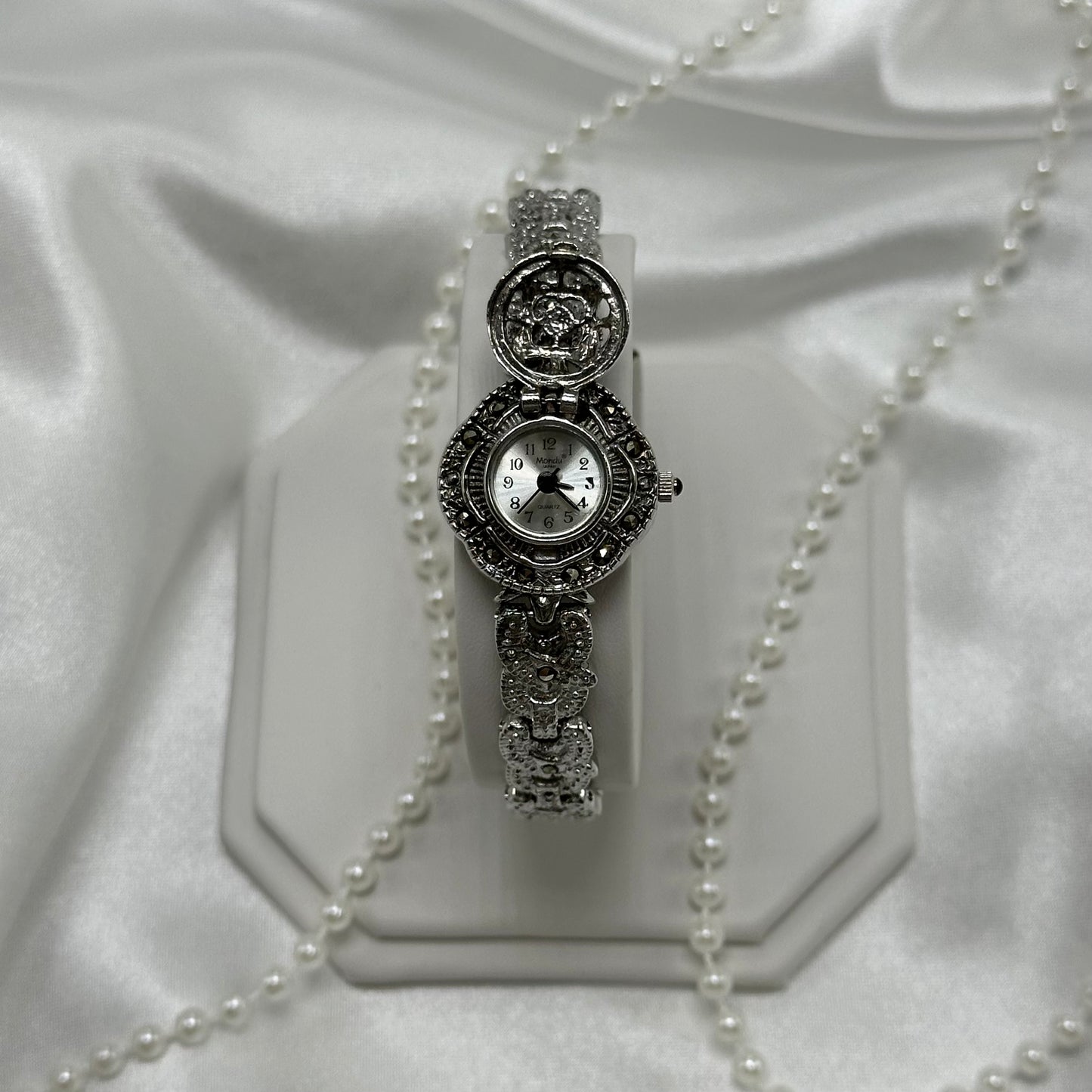 Peek A Boo Vintage Women's Watch