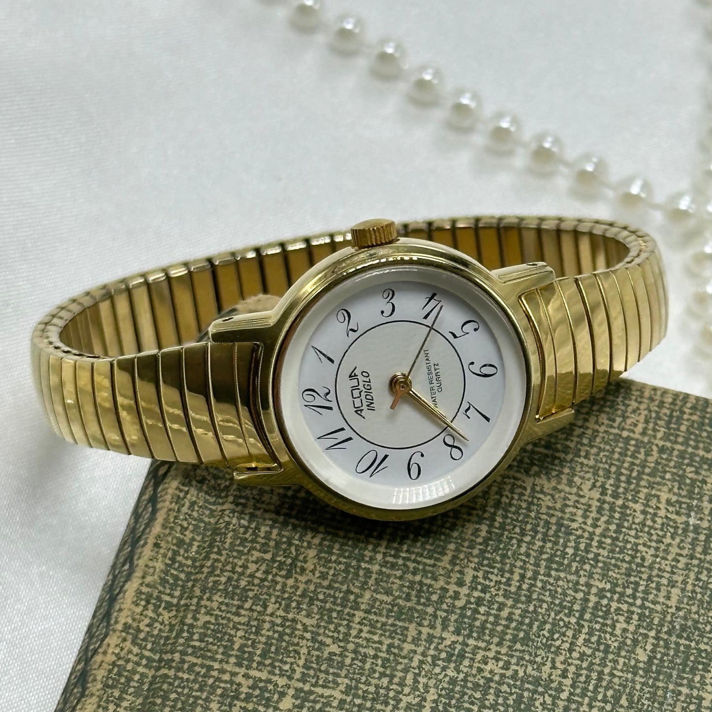 Simple Gold Round Dial Watch
