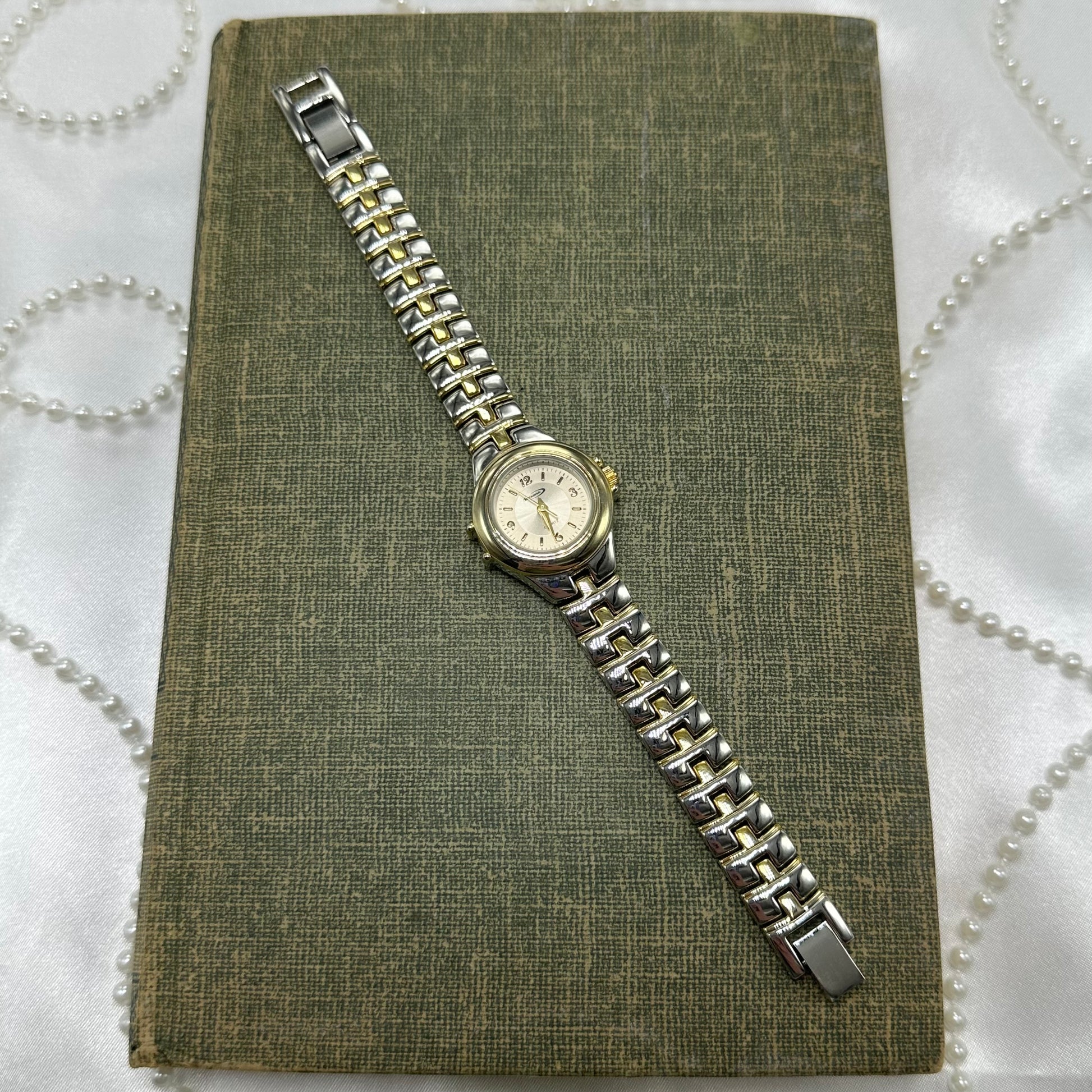 Two-Tone Round Dial Nelsonic Watch