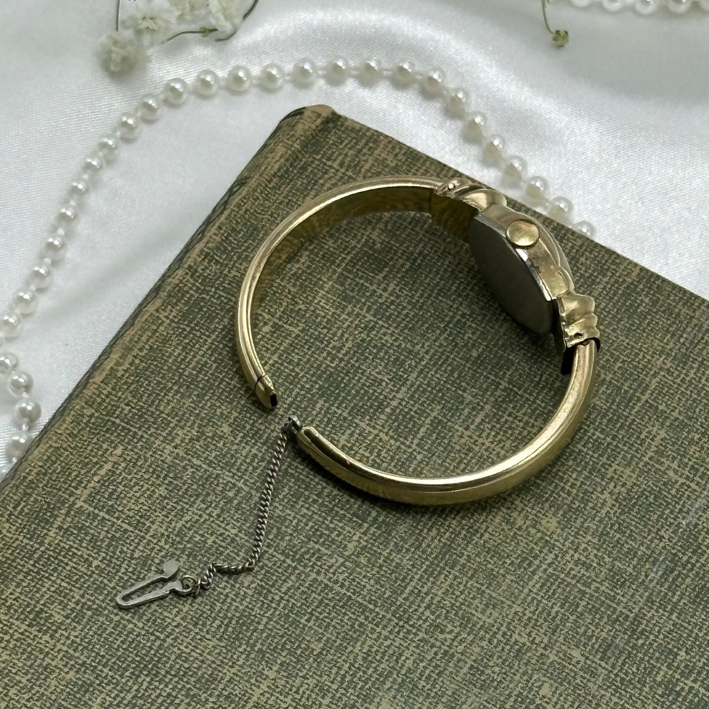 Vintage 10k gold filled Benrus Swiss manual winding cuff watch