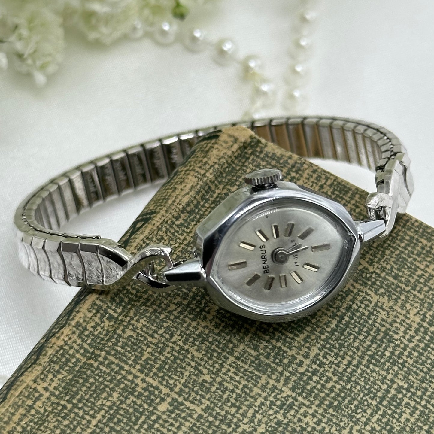 Vintage Benrus 17 Jewels silver tone manual winding watch
