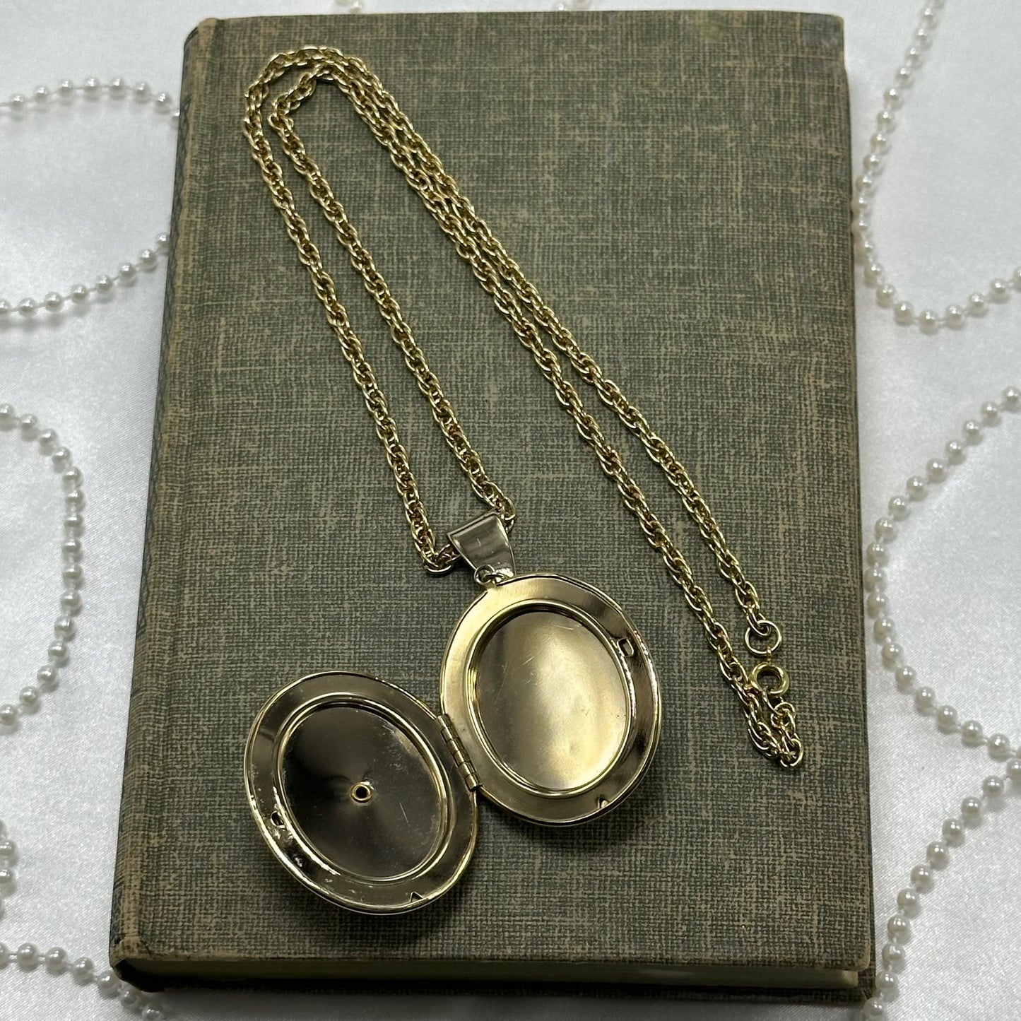 Vintage Floral Filigree Locket Necklace