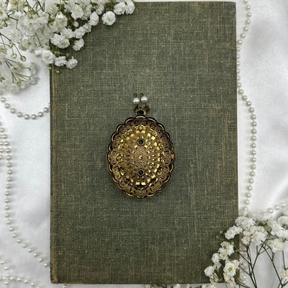 Vintage Filigree Cameo Pendant
