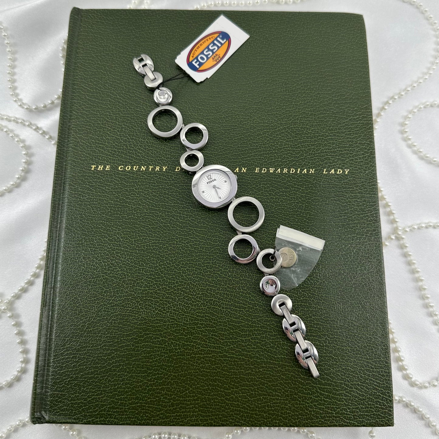 Geometric Circle Band Vintage Silver Fossil Watch