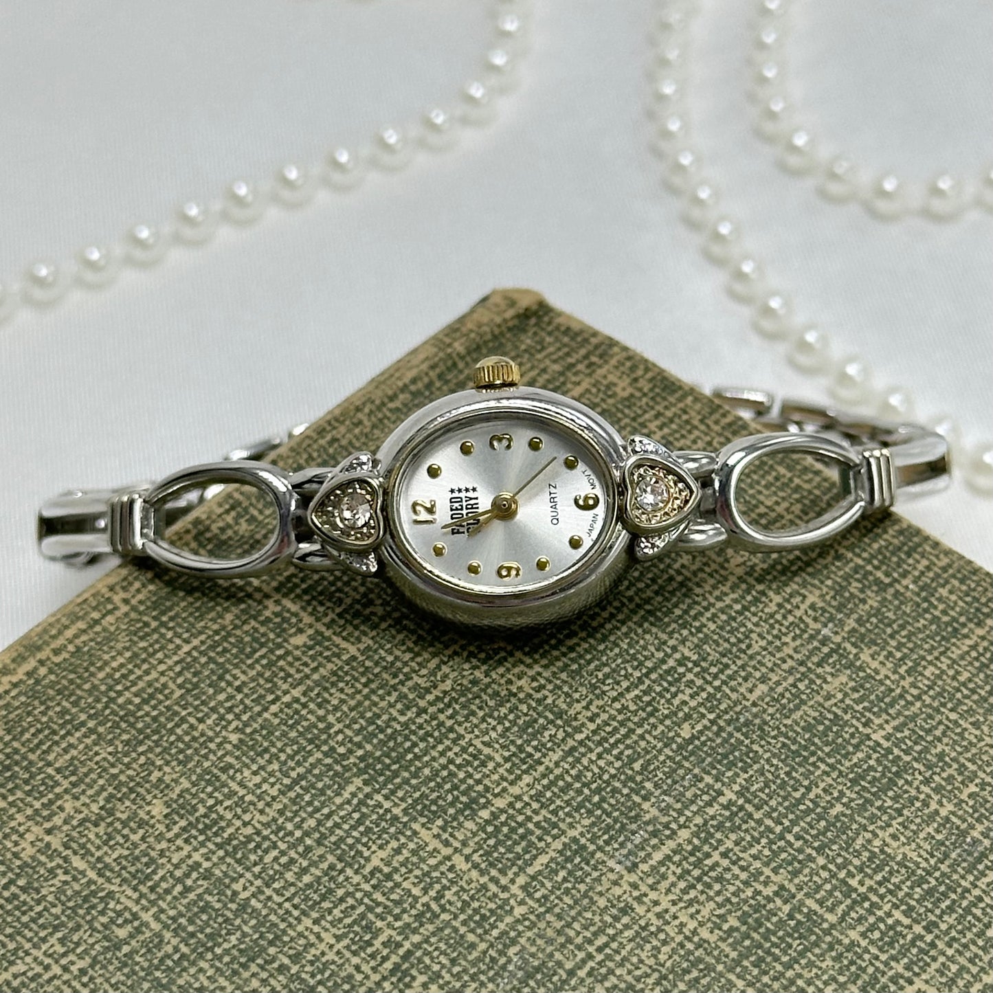 Dainty Two-Tone Oval Dial Heart Watch