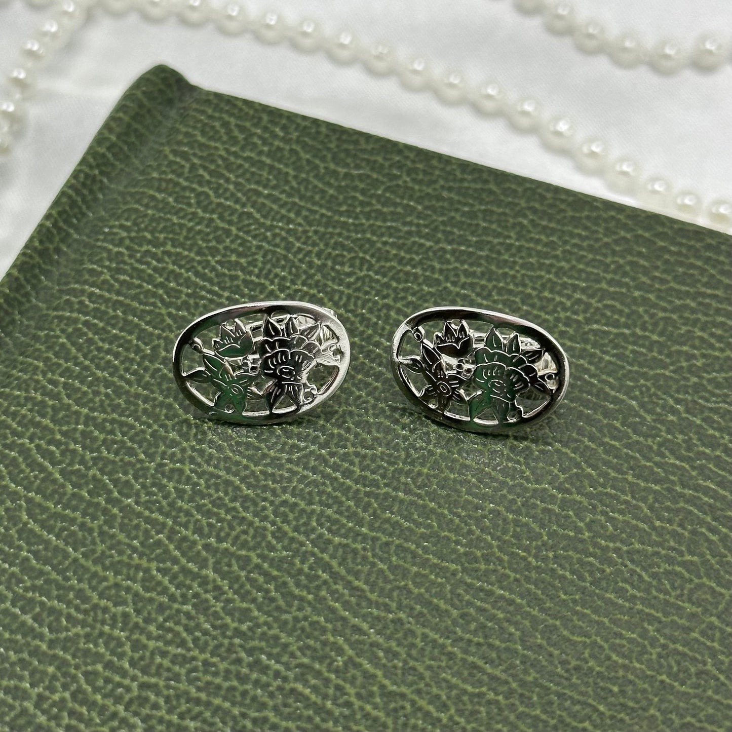 1980's Vintage Avon "Flowers in Open" Oval Clip Earrings