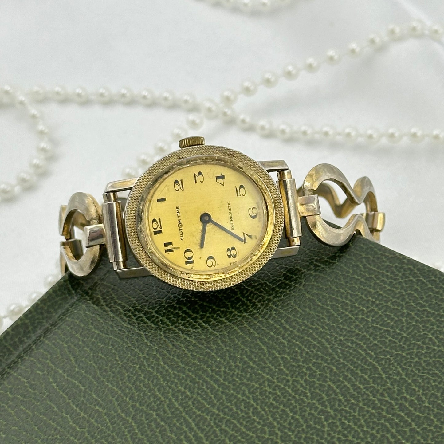 Vintage Collectable Custom Time Wind-Up Gold Watch
