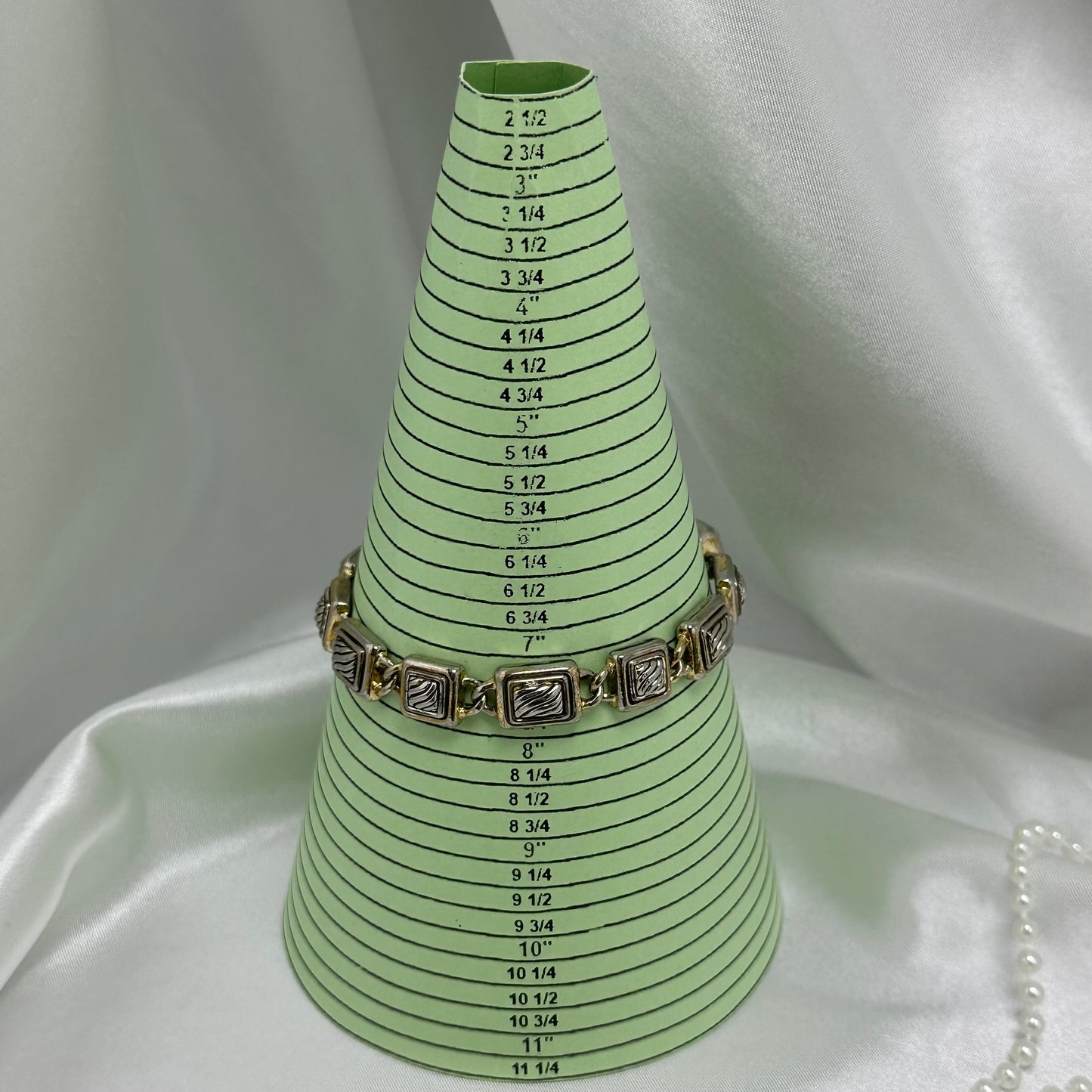 Two-Tone Geometric Bracelet with Magnetic Clasp