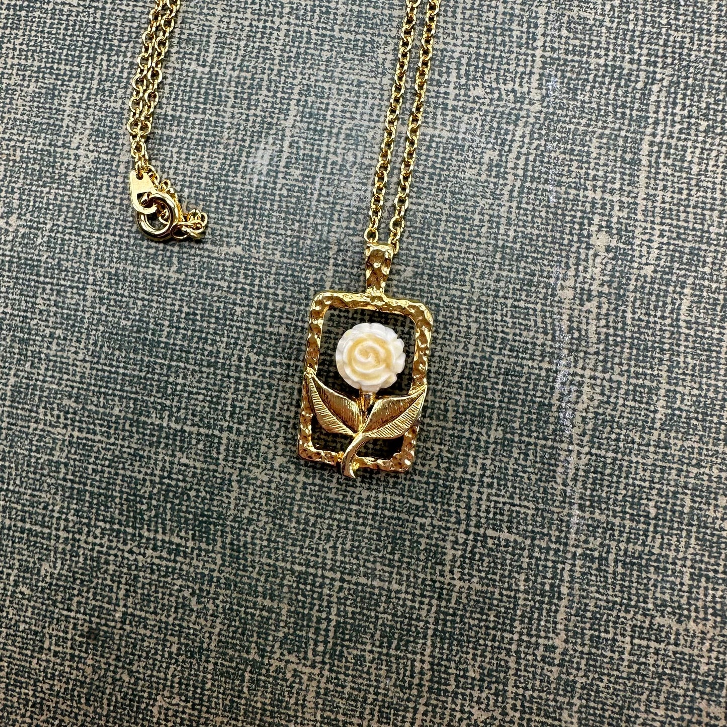 Vintage White Rose Necklace