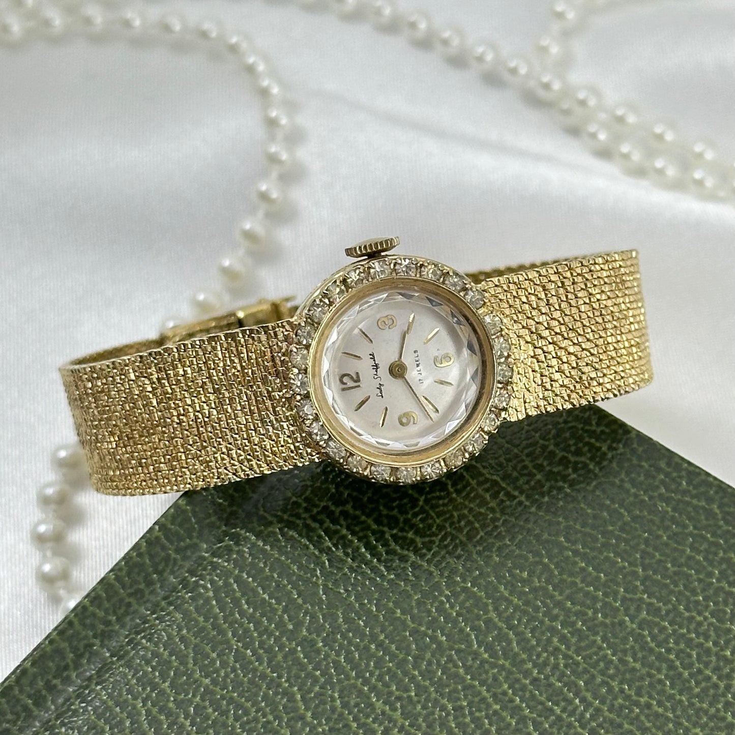 Diamanté Wind-Up 17 Jewels Round Dial Watch