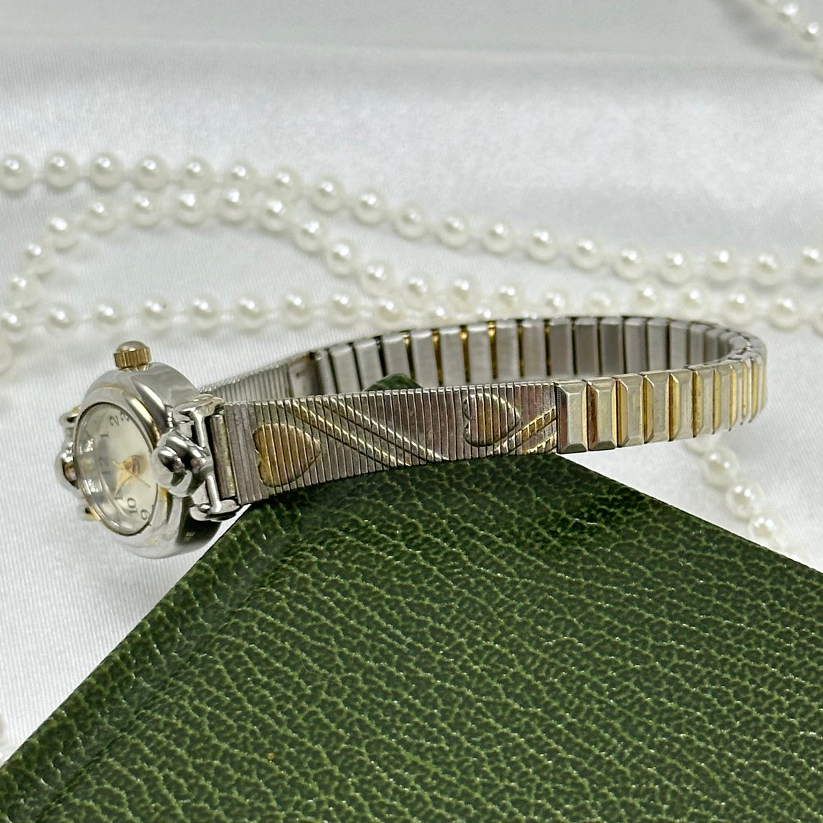 Dainty Two-Tone Oval Dial Heart Watch